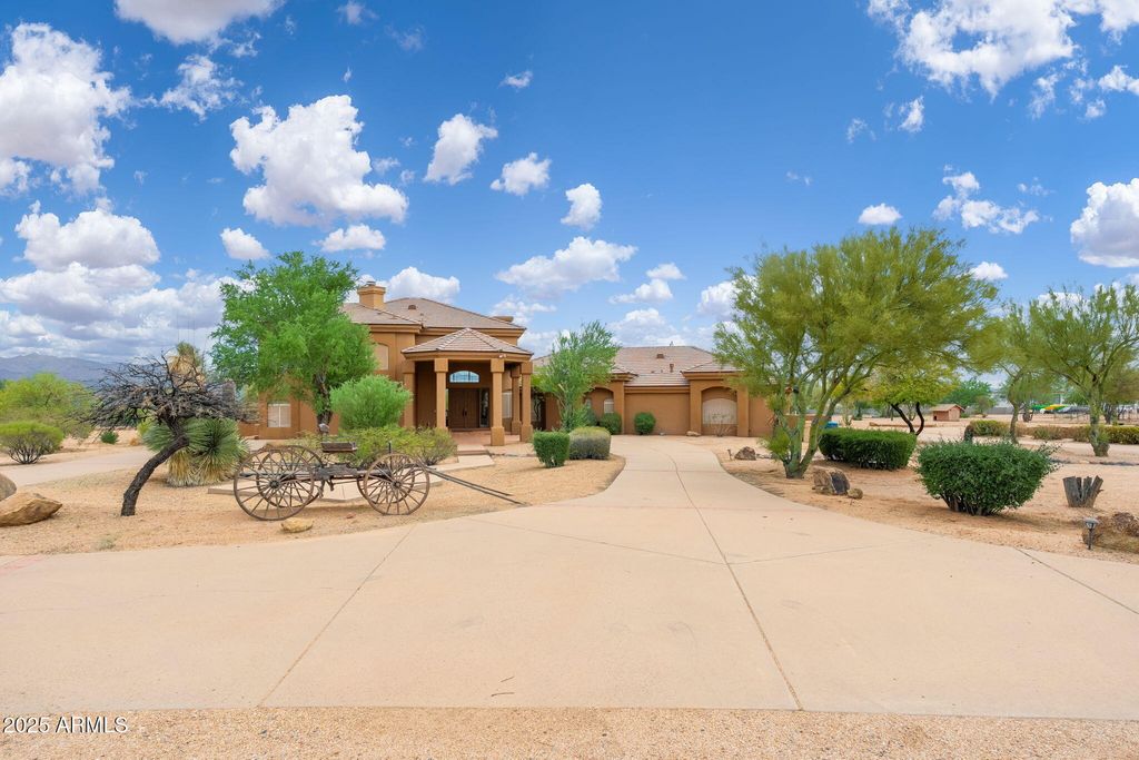 Photo of 17047 E Dixileta Drive, Rio Verde, AZ 85263 (MLS # 6922251)
