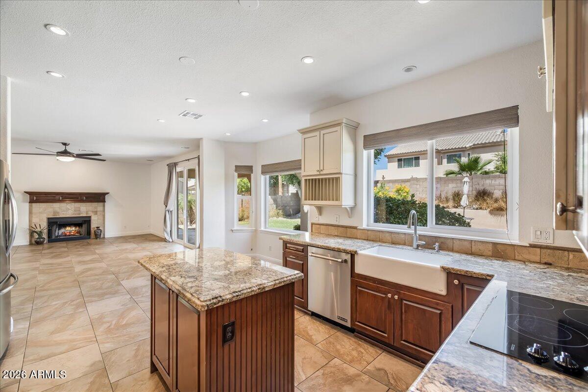 CRIMSON RIDGE - Residential