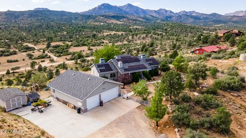 A home in Peeples Valley