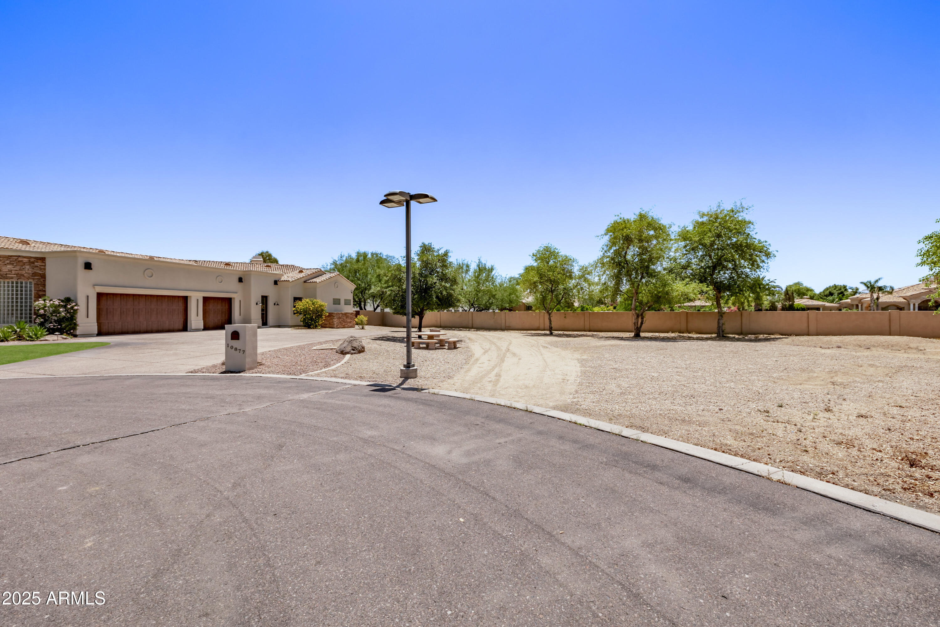 10877 E IRONWOOD Drive