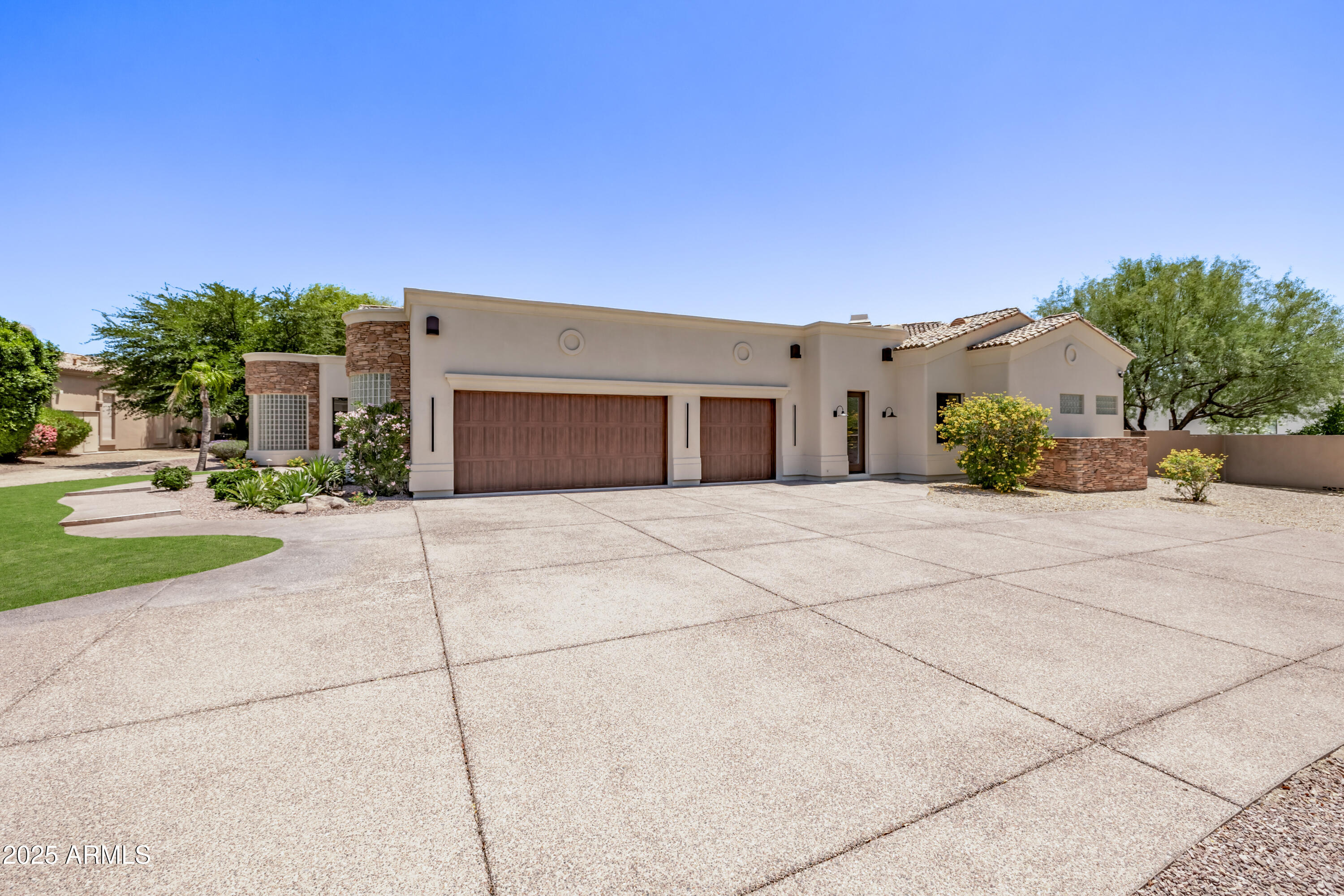 CARMICHAEL COURT - Residential