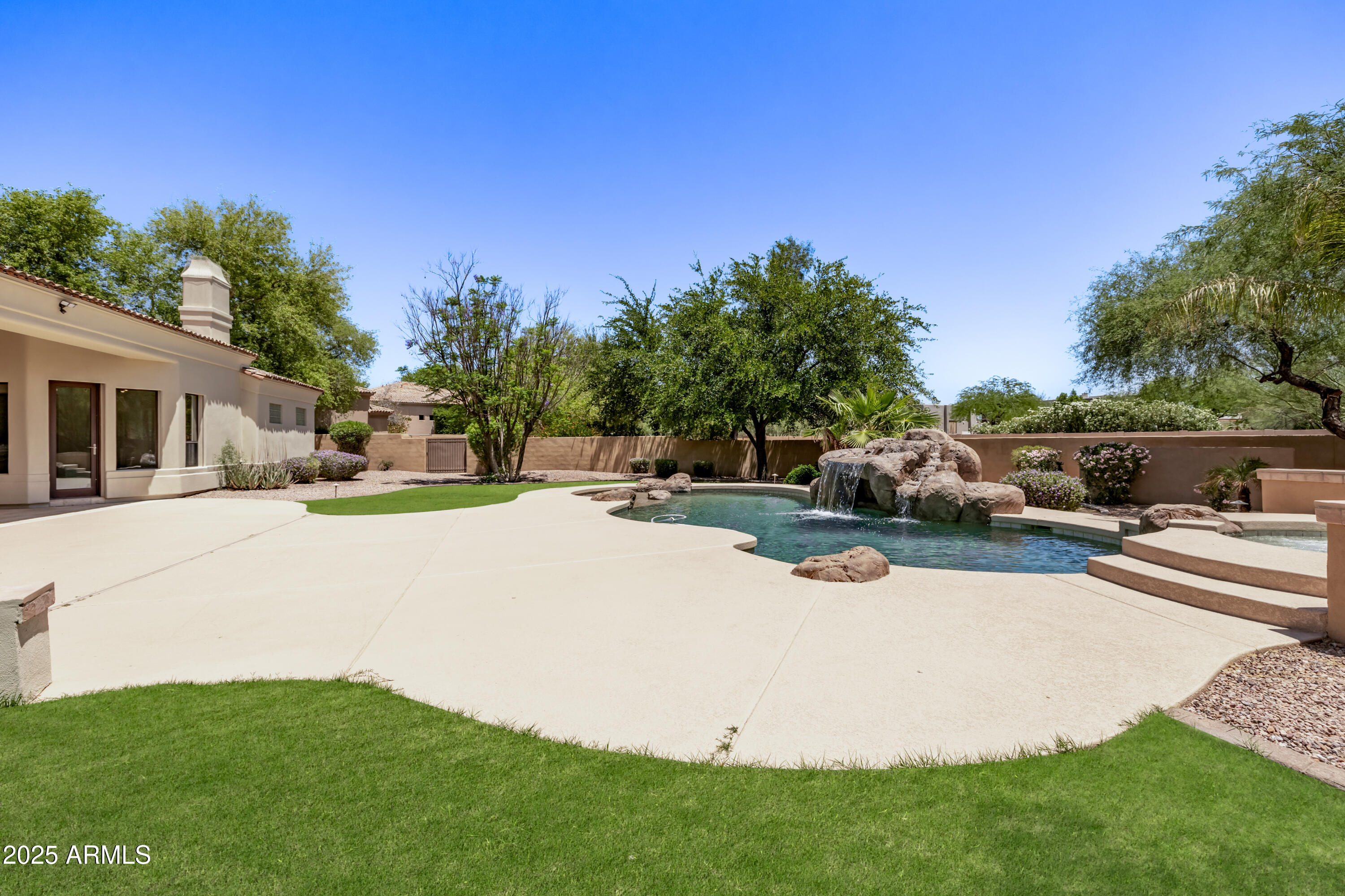 CARMICHAEL COURT - Residential