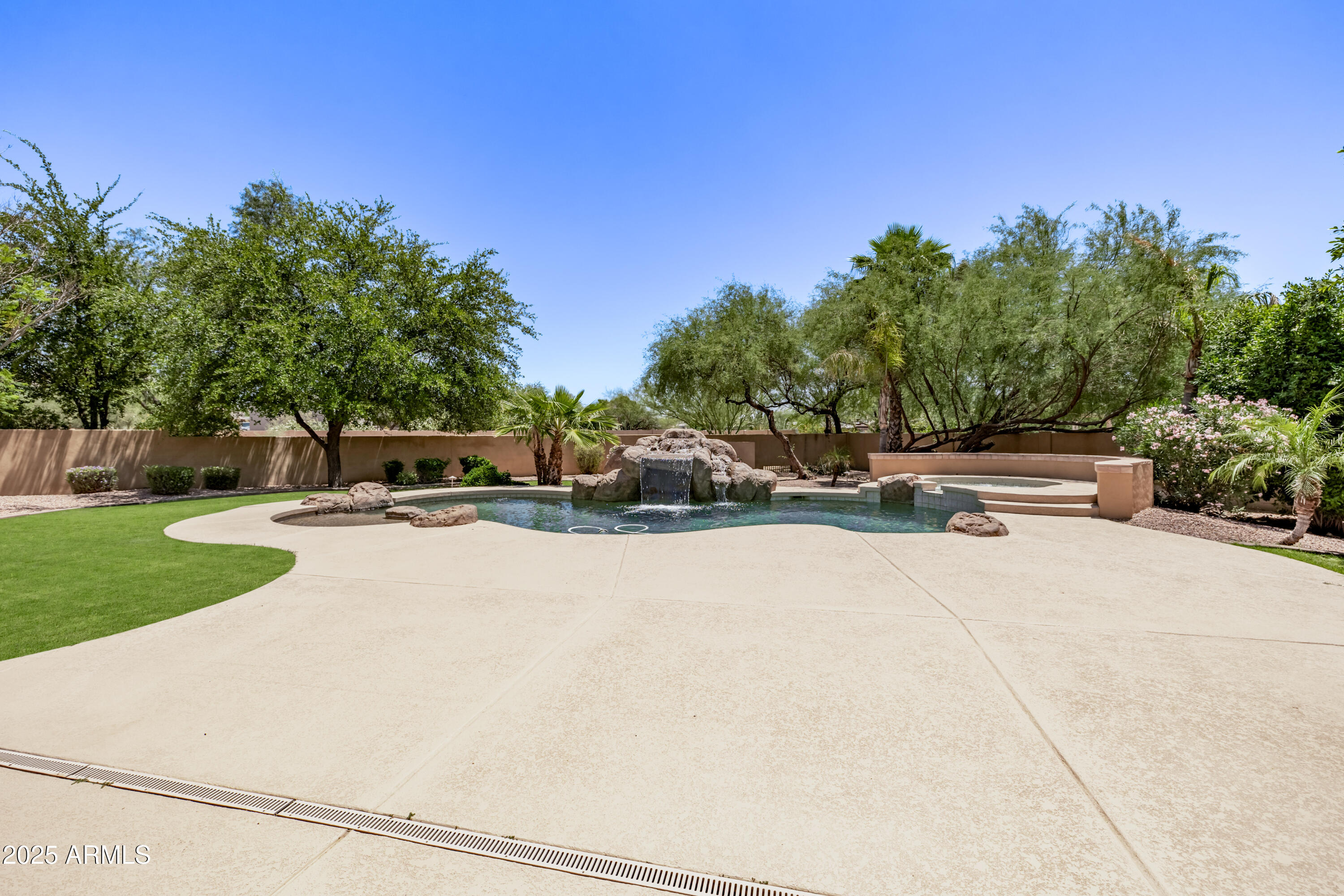 CARMICHAEL COURT - Residential