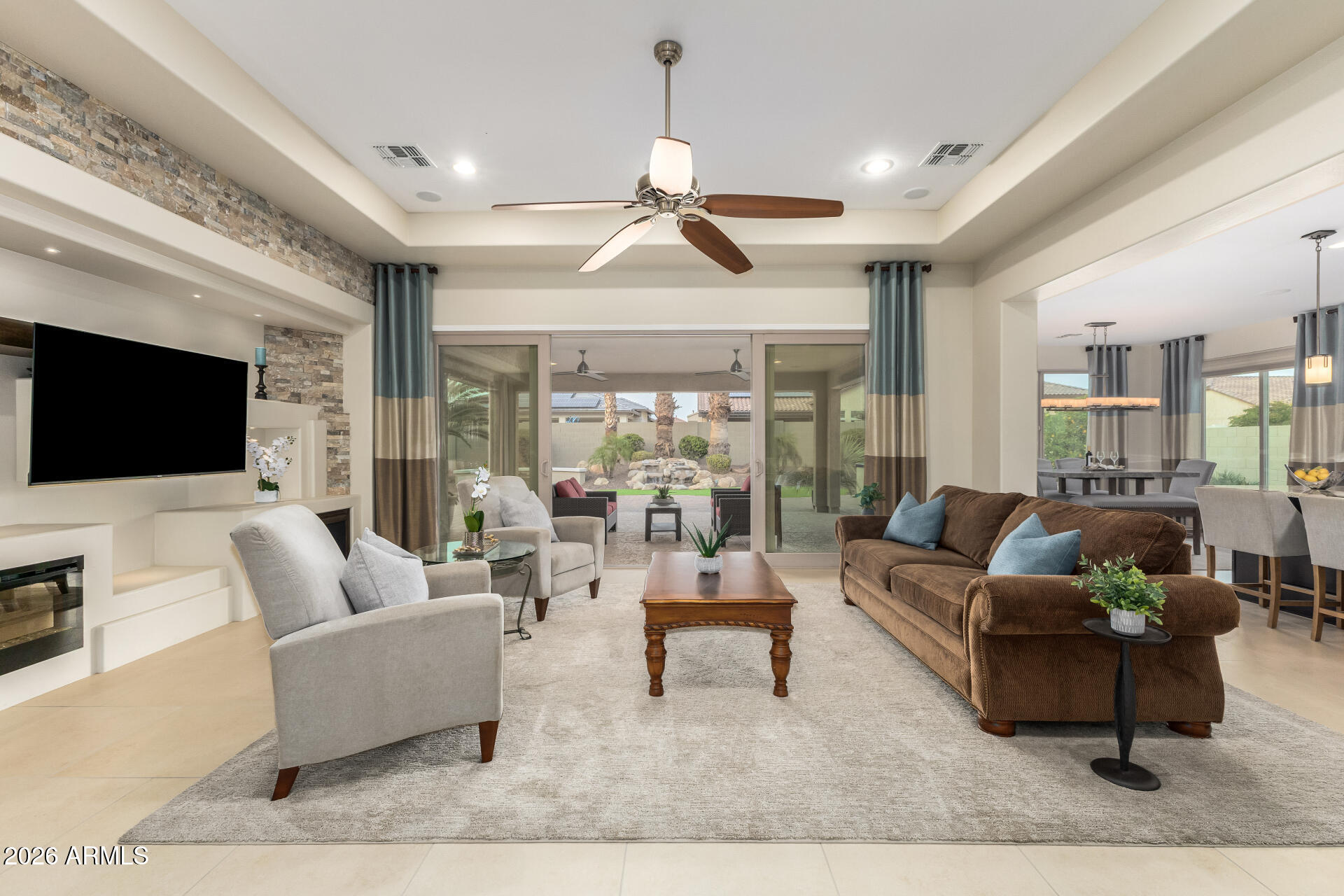 16748 W HOLLY Street