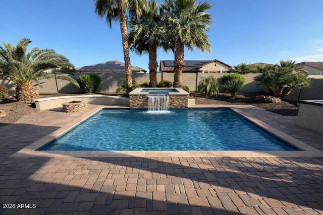 16748 W HOLLY Street