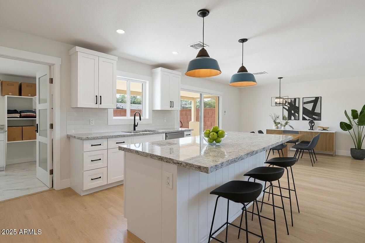 6731 E MORELAND Street