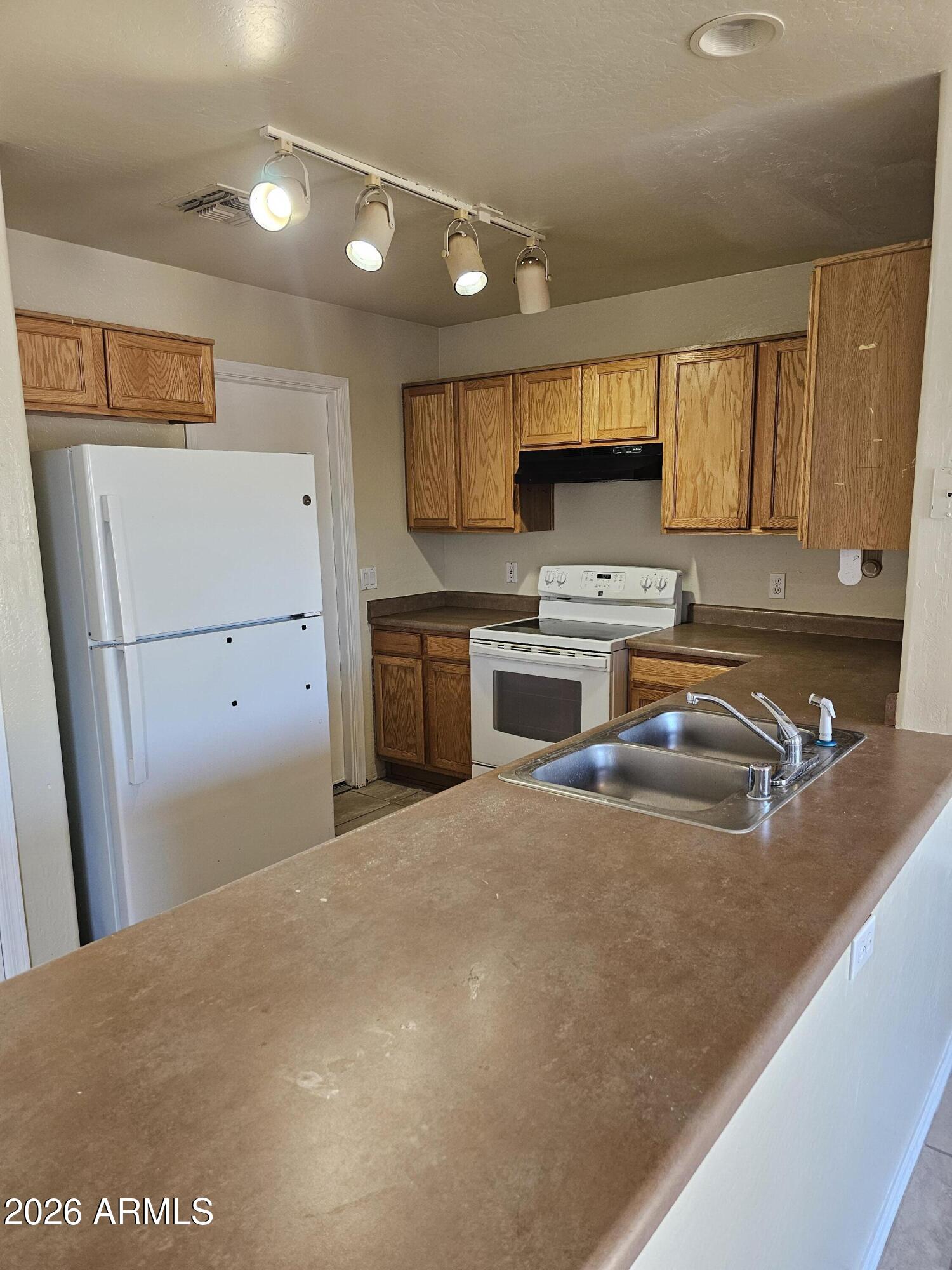 11108 W DEVONSHIRE Avenue