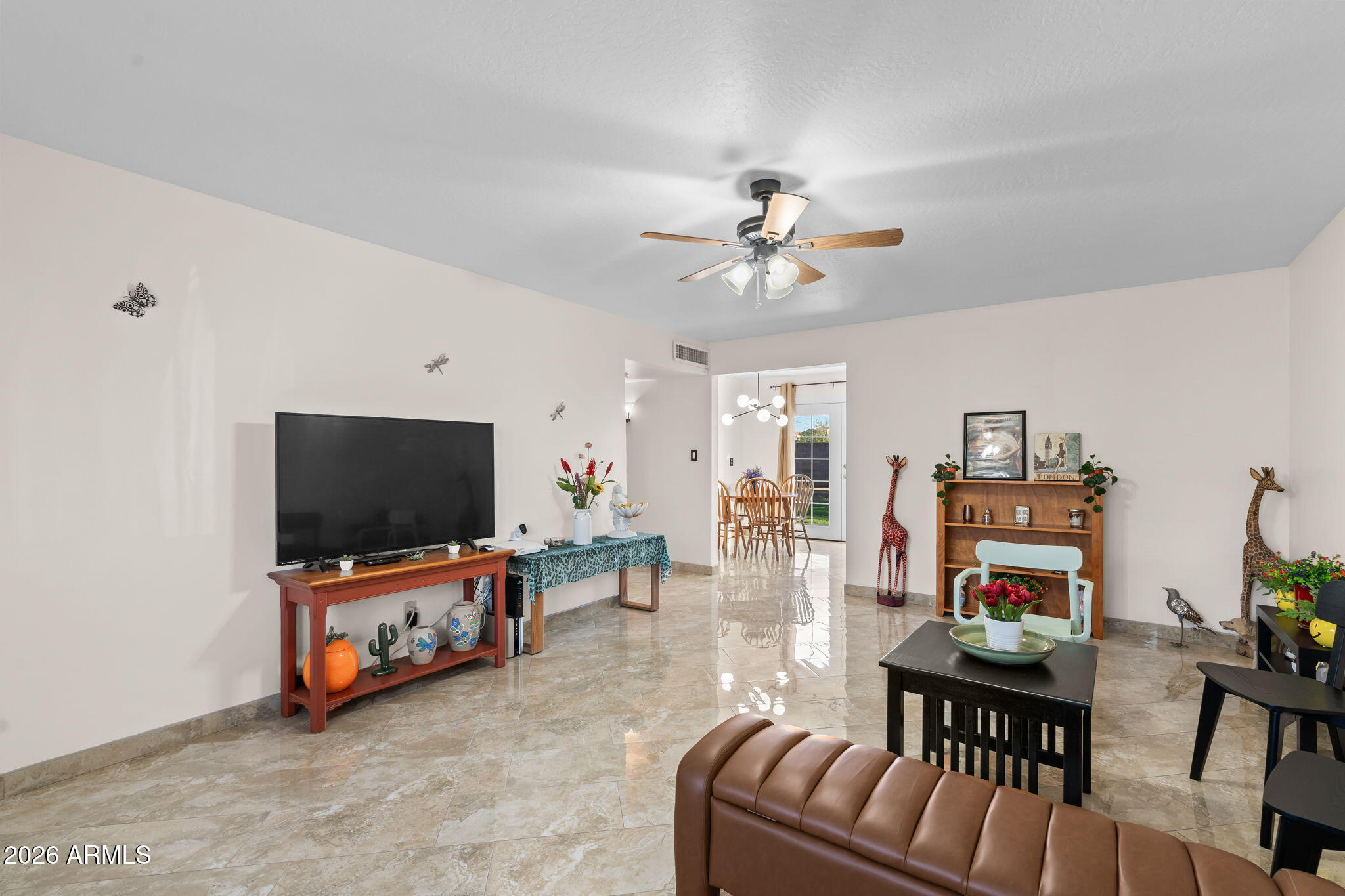 2827 W FOOTHILL Drive