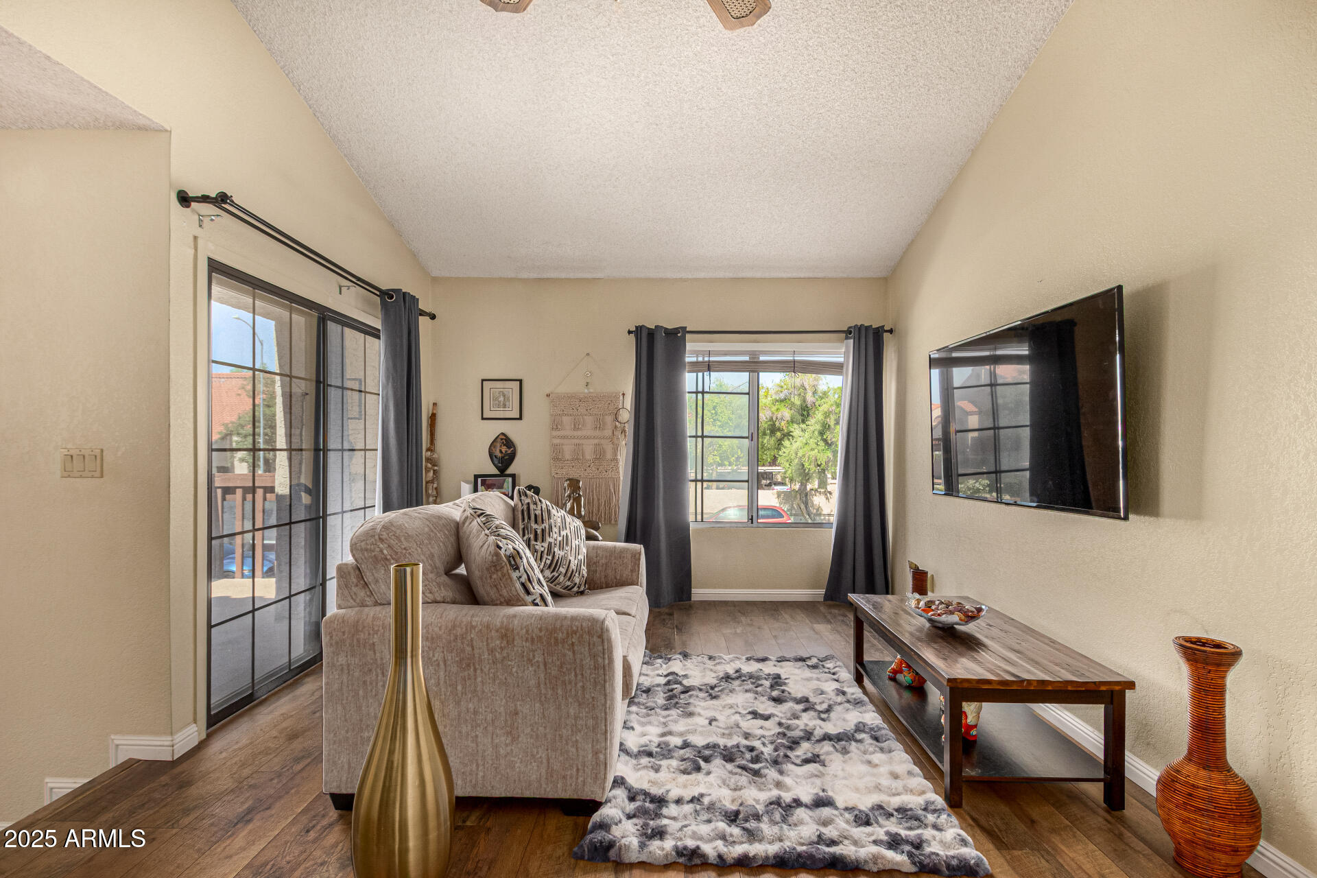 839 S WESTWOOD -- 287