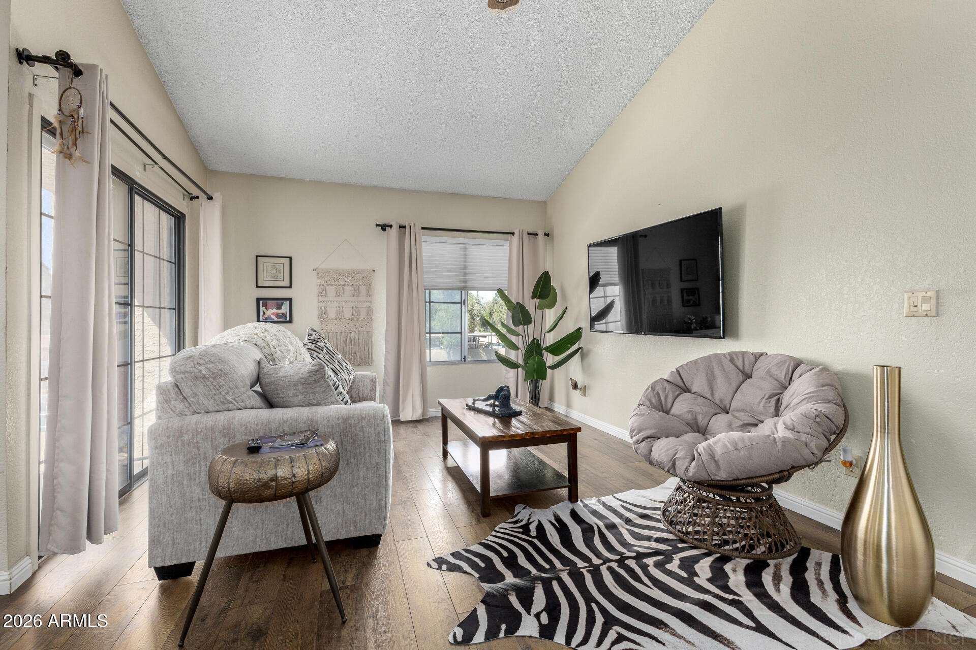 839 S WESTWOOD -- 287