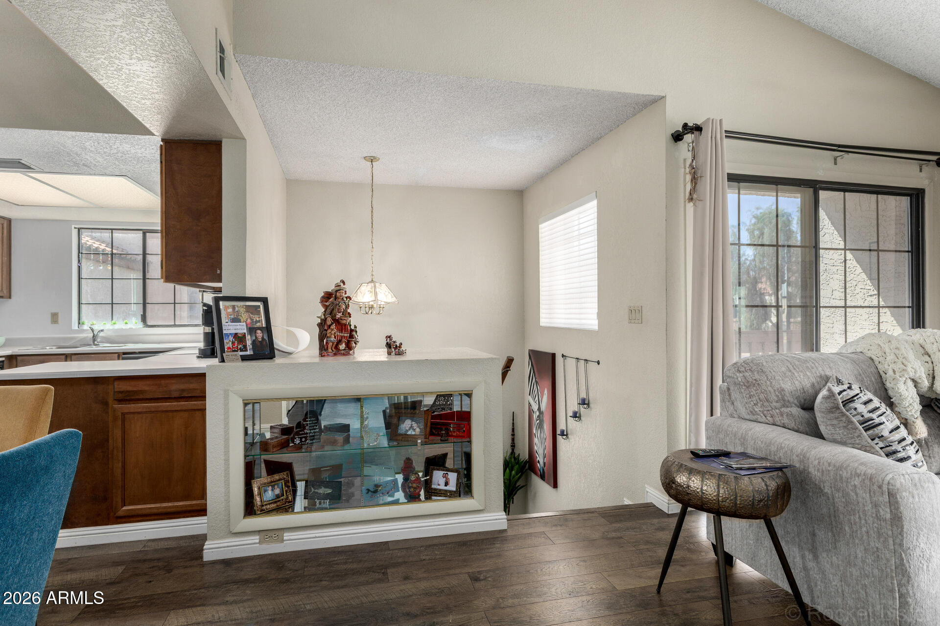 839 S WESTWOOD -- 287