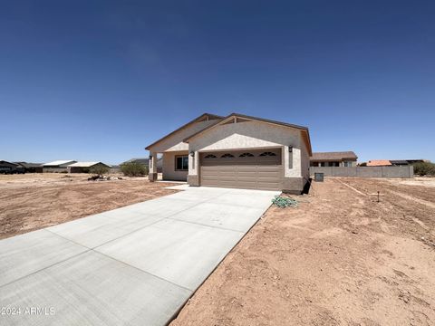 Single Family Residence in Arizona City AZ 10168 MISSION Drive 1.jpg