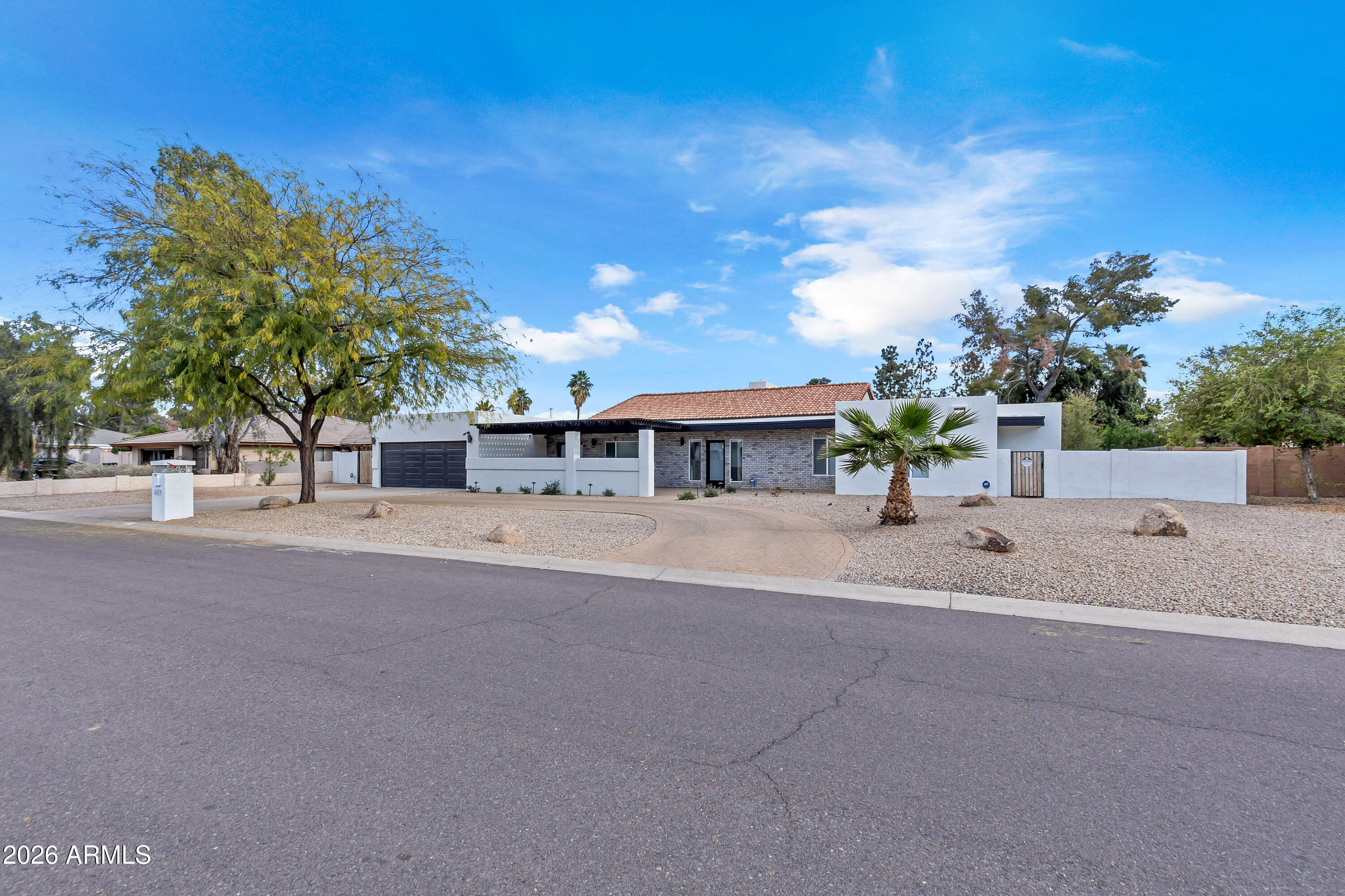 4819 E SUNNYSIDE Drive