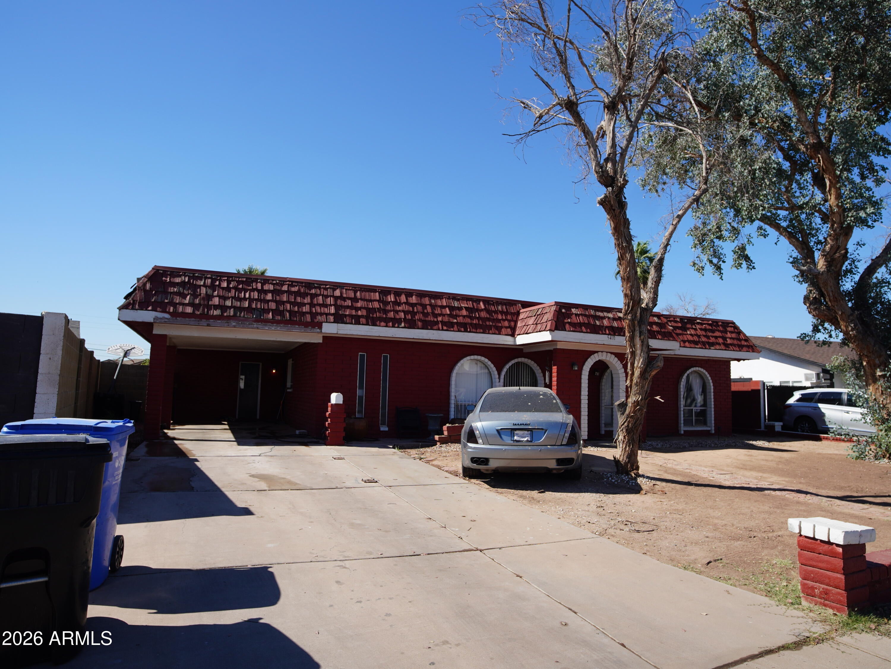 6411 W VERDE Lane