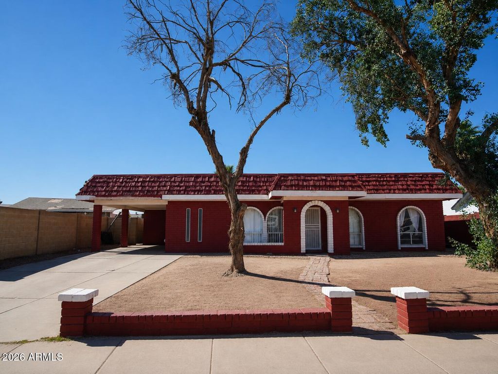 Photo of 6411 W Verde Lane, Phoenix, AZ 85033 (MLS # 7028562)