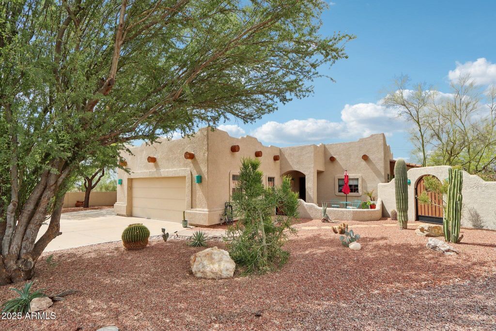 Photo of 9376 E Anasazi Place, Gold Canyon, AZ 85118 (MLS # 6922768)