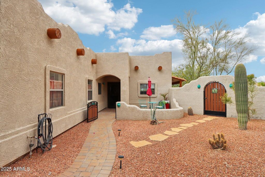 Photo of 9376 E Anasazi Place, Gold Canyon, AZ 85118 (MLS # 6922768)
