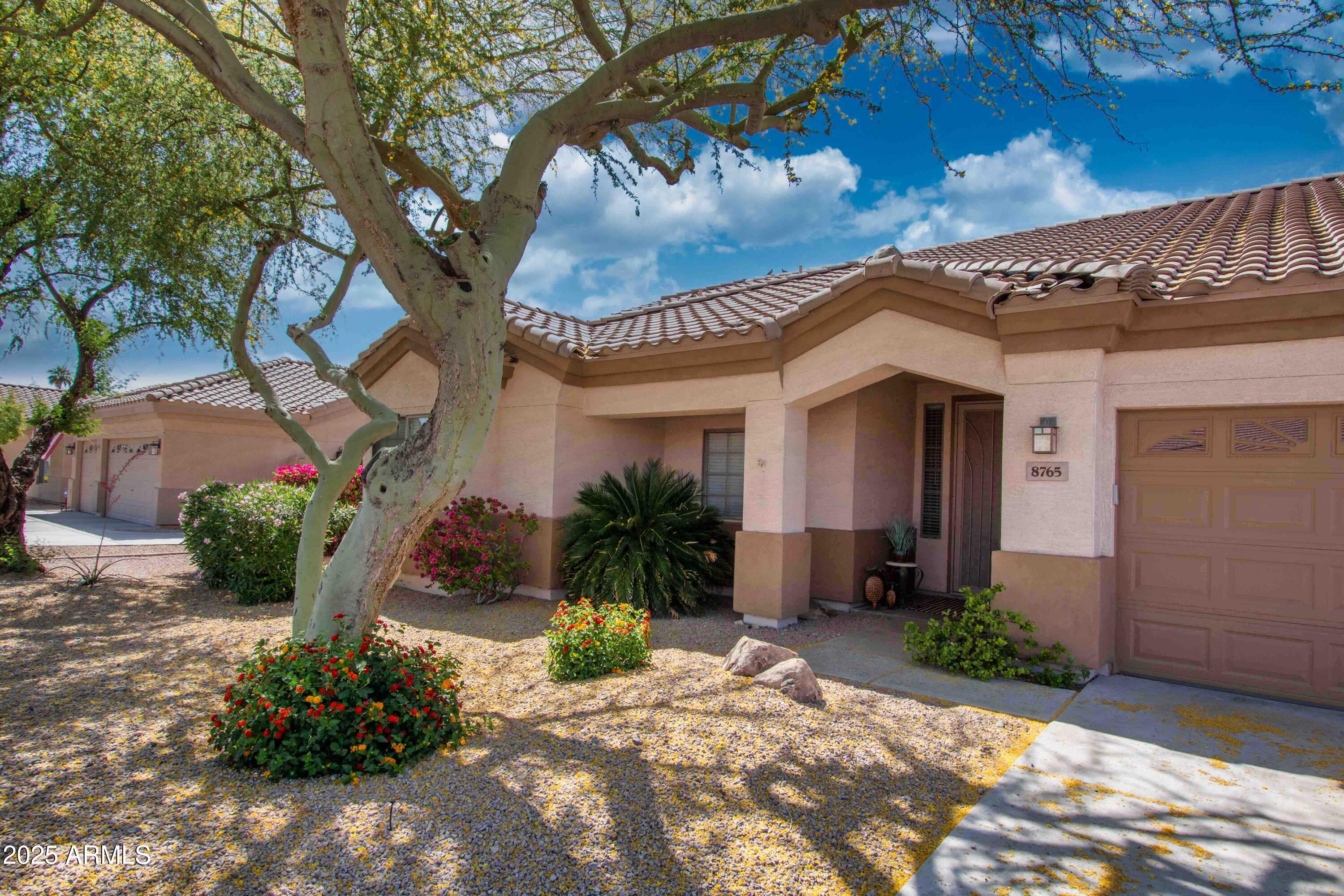 8765 W CUSTER Lane