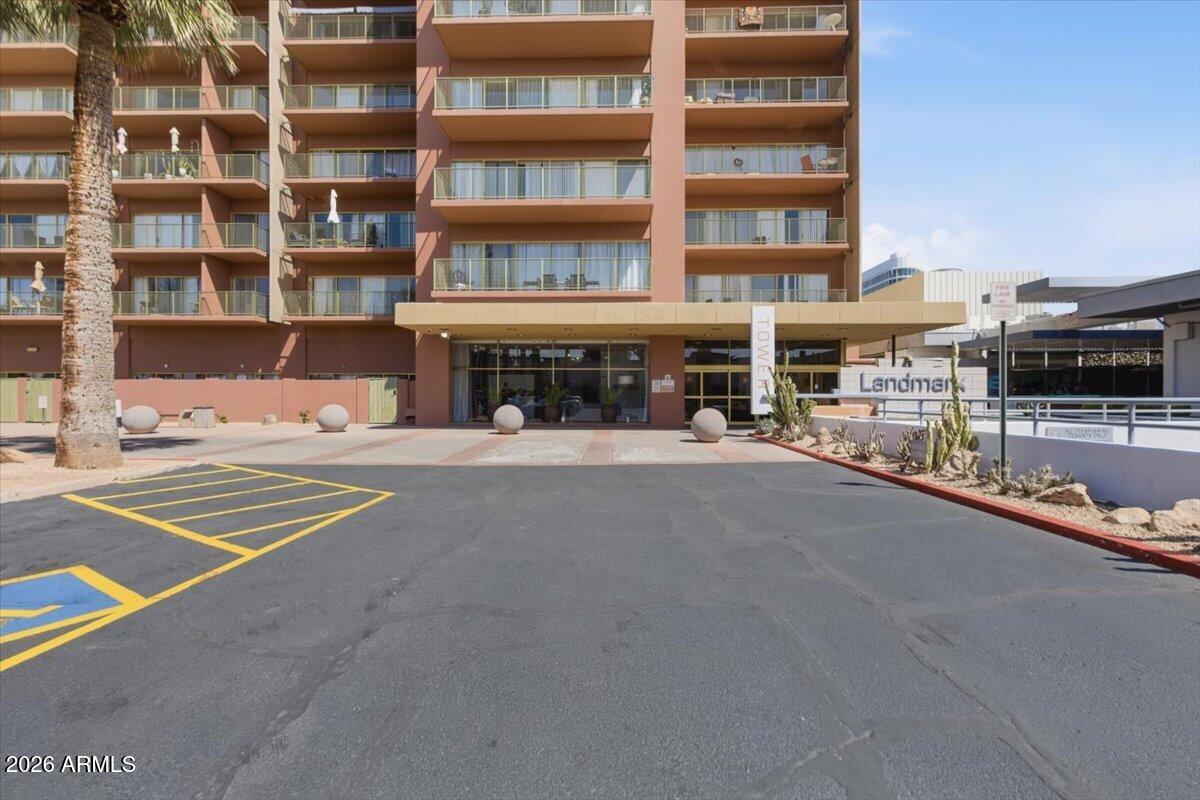 4750 N CENTRAL Avenue F14