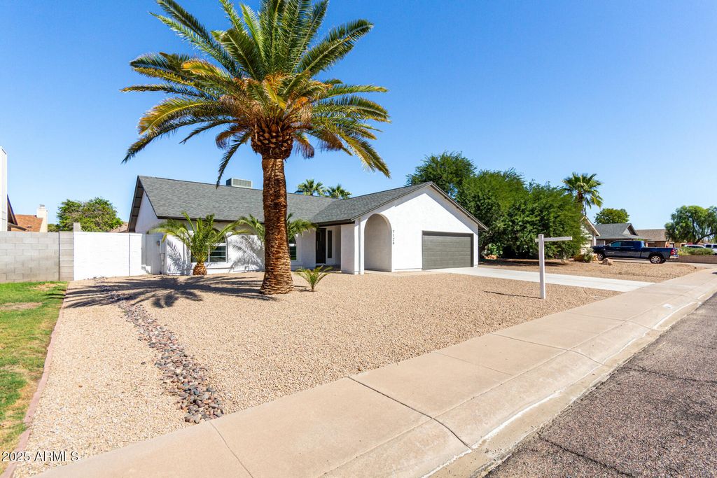 Photo of 7126 W Jenan Drive, Peoria, AZ 85345 (MLS # 6930669)