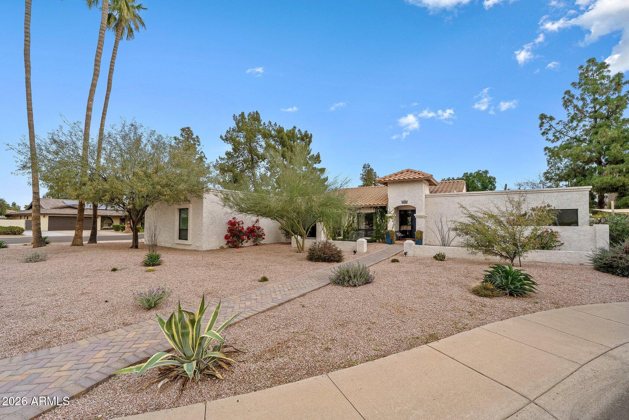 2119 E VAUGHN Street