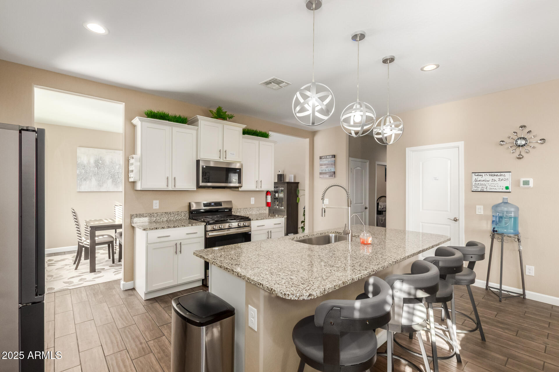 30213 W FAIRMOUNT Avenue