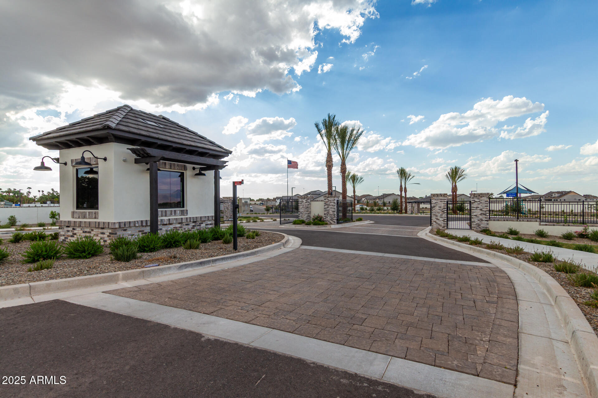 2559 E VIRGINIA Circle
