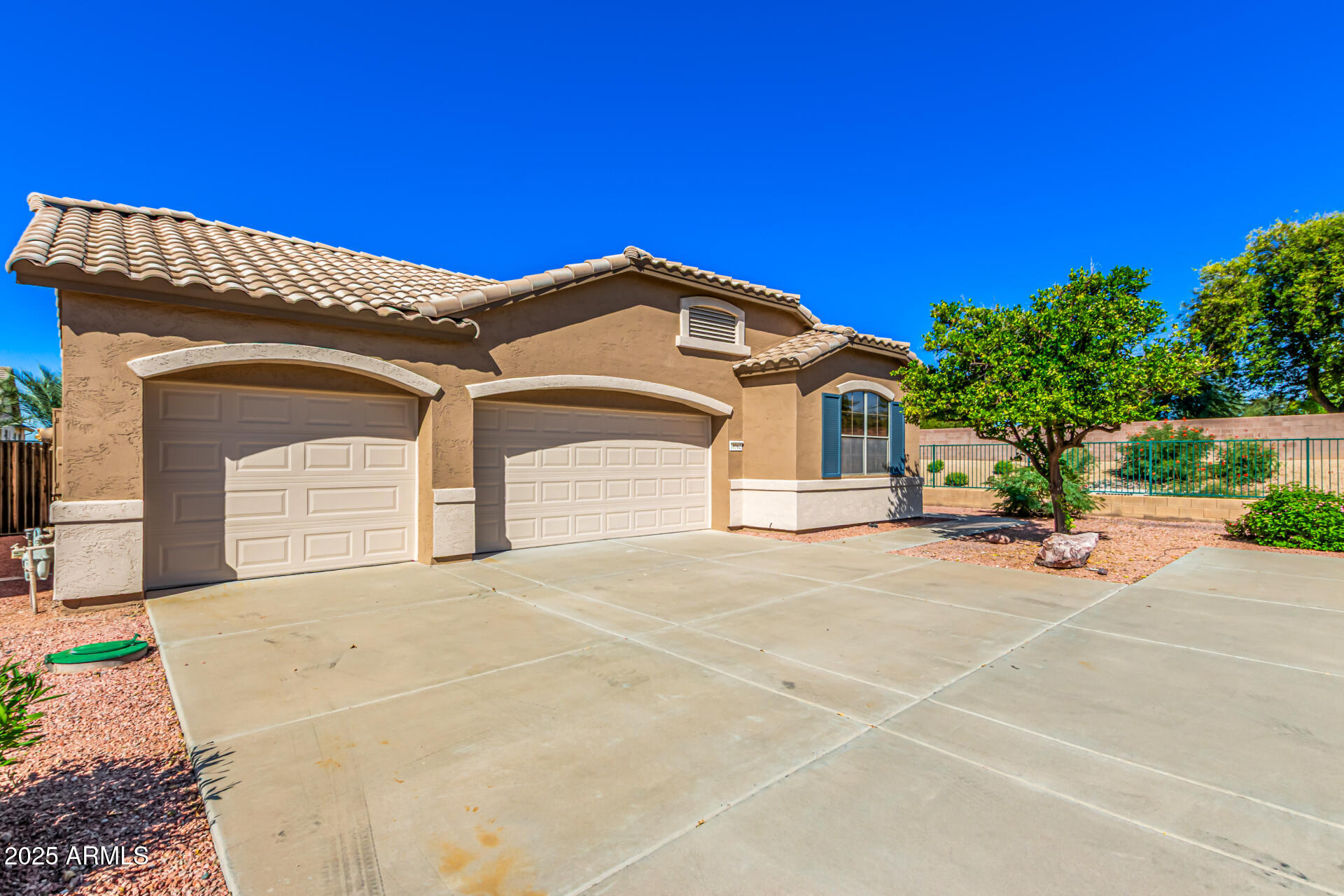 18562 N ALAMO Drive