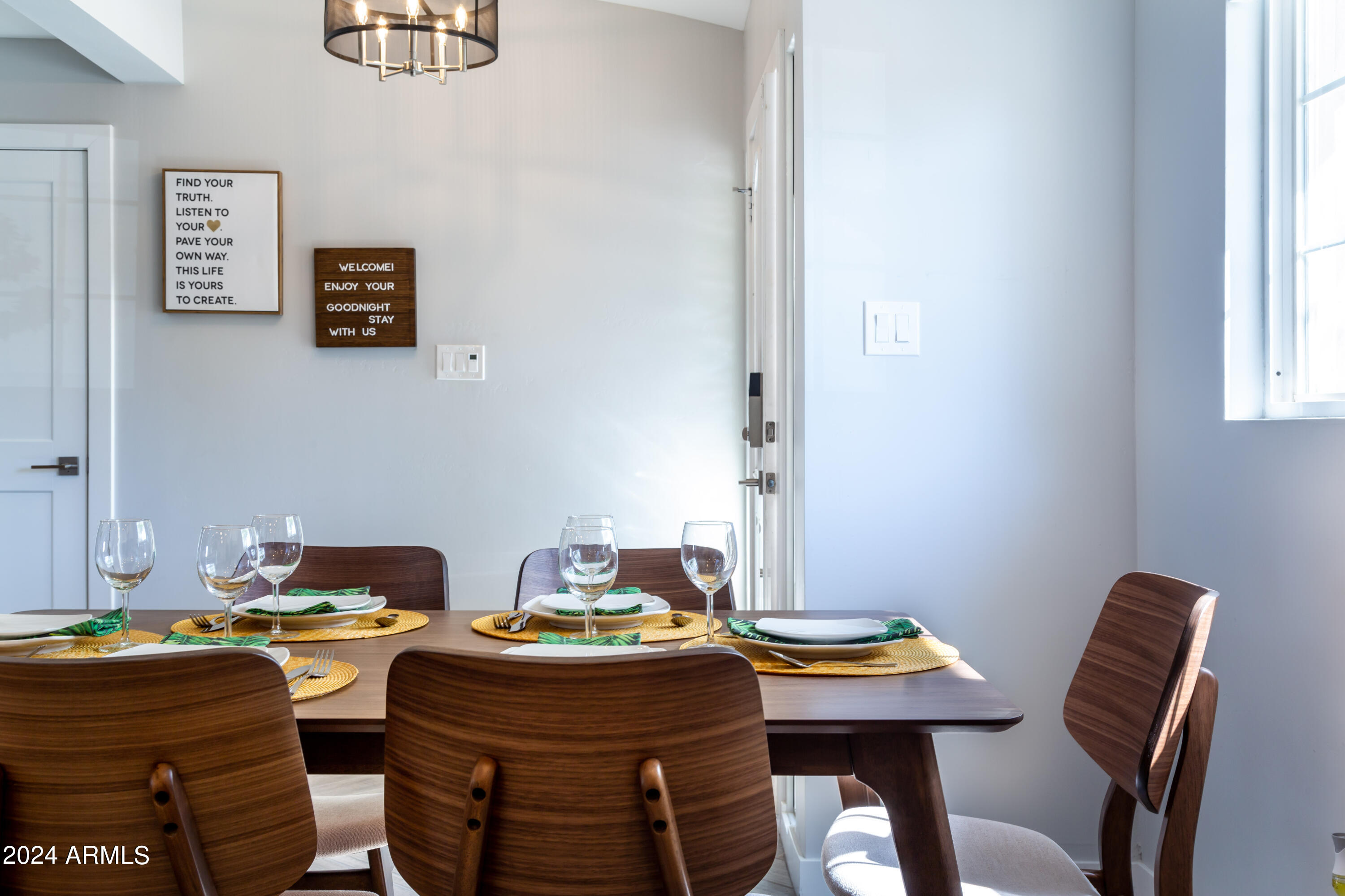 7532 E HAZELWOOD Street