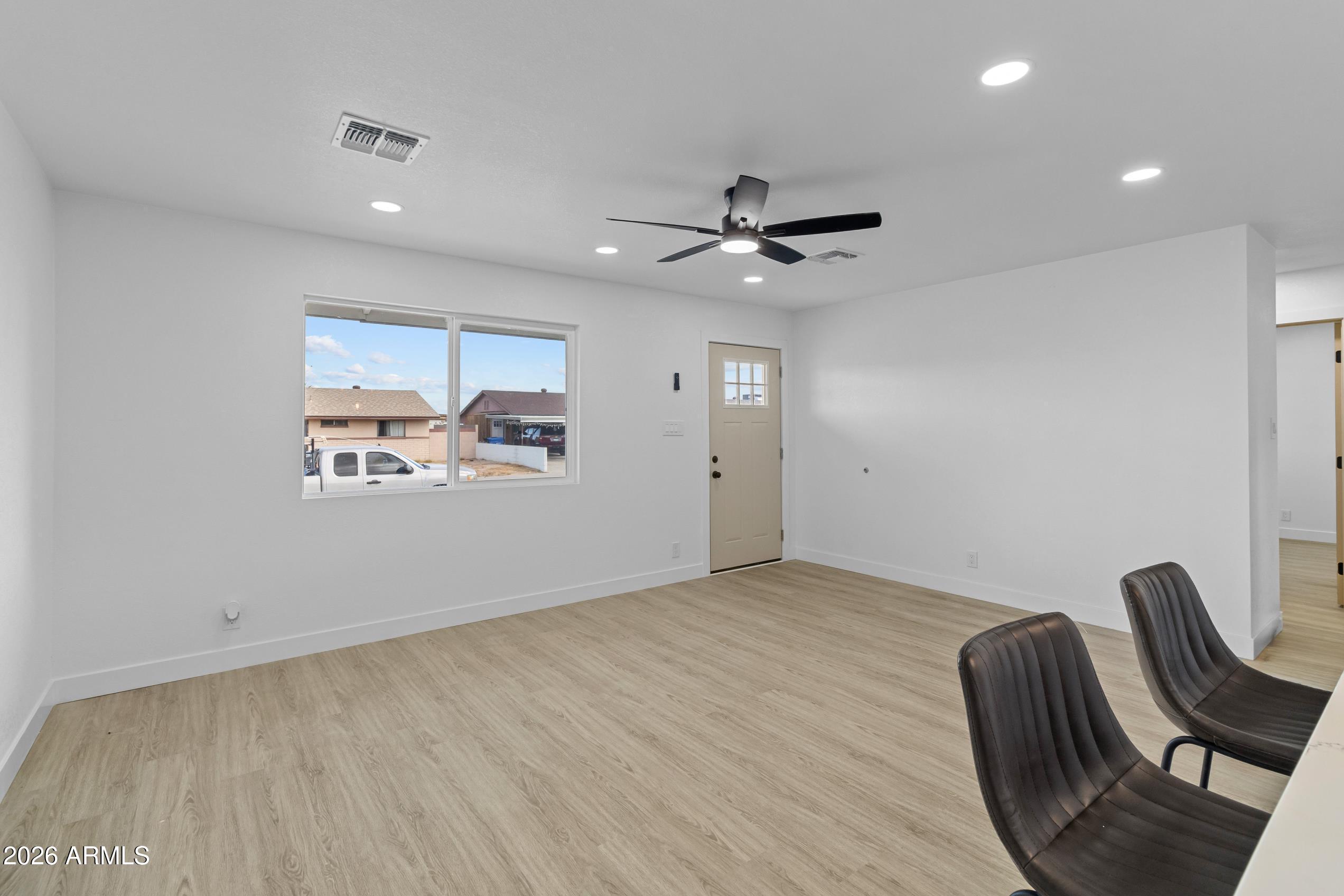 231 W WINSTON Drive