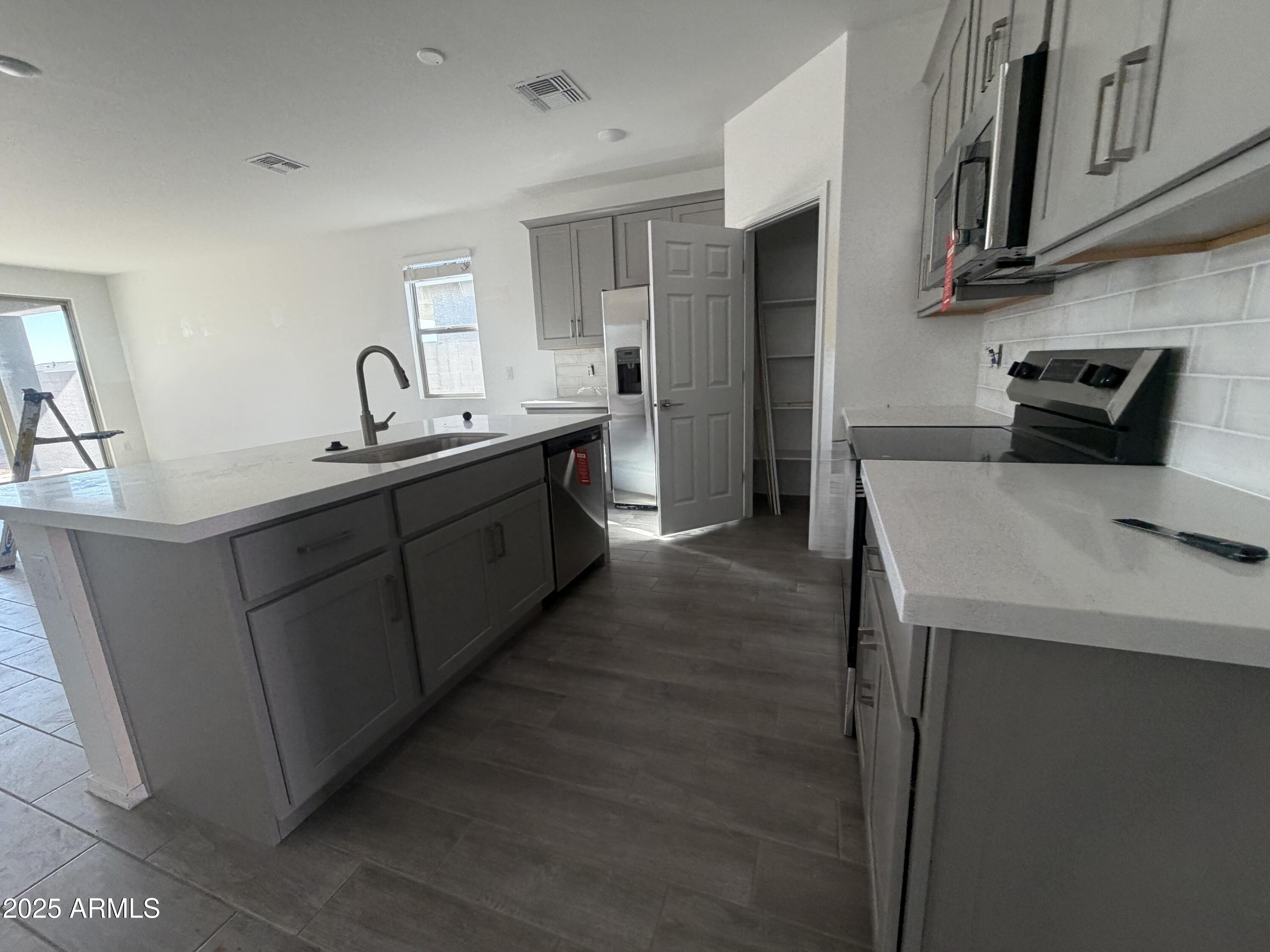 24215 W BOWKER Street