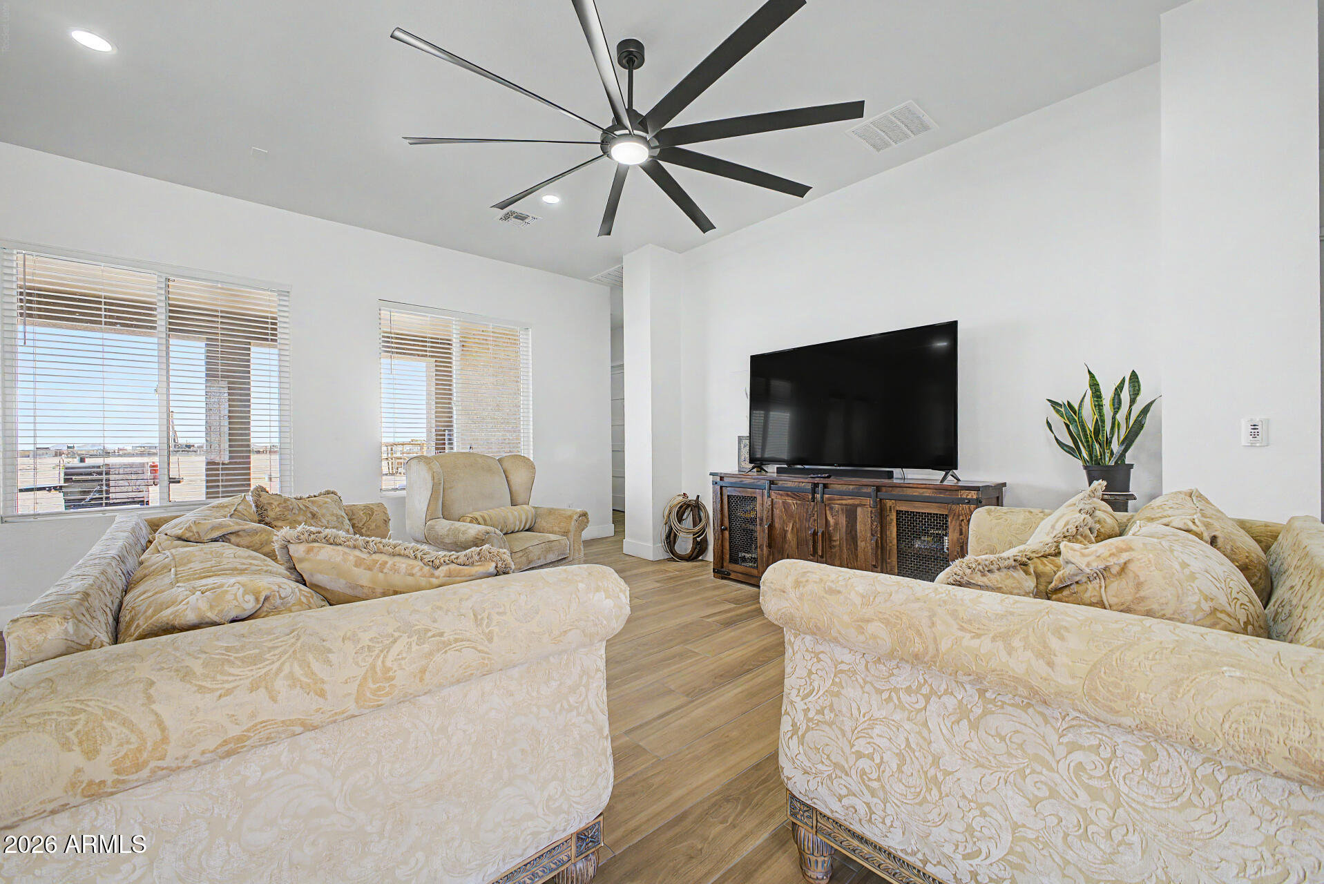 849 N SHANNON Place