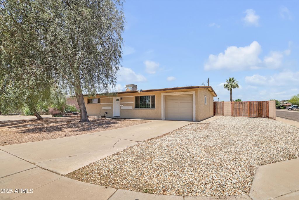 Photo of 1526 W Huntington Drive, Tempe, AZ 85282 (MLS # 6861925)
