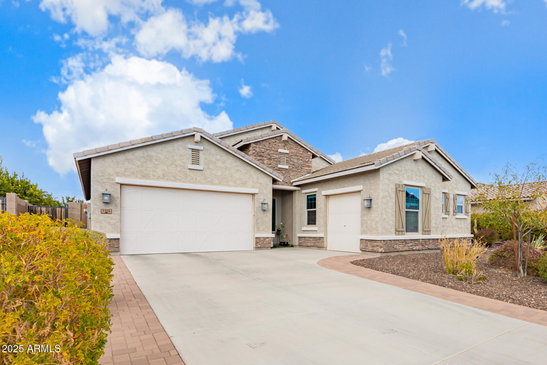 9364 W CASHMAN Drive