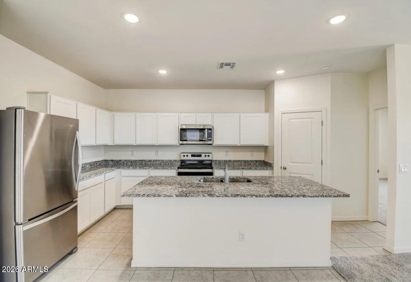 24122 W HUNTINGTON Drive