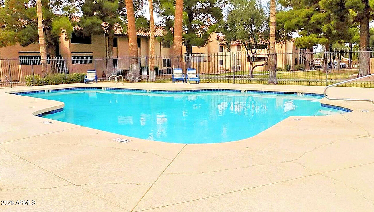 533 W GUADALUPE Road 1053