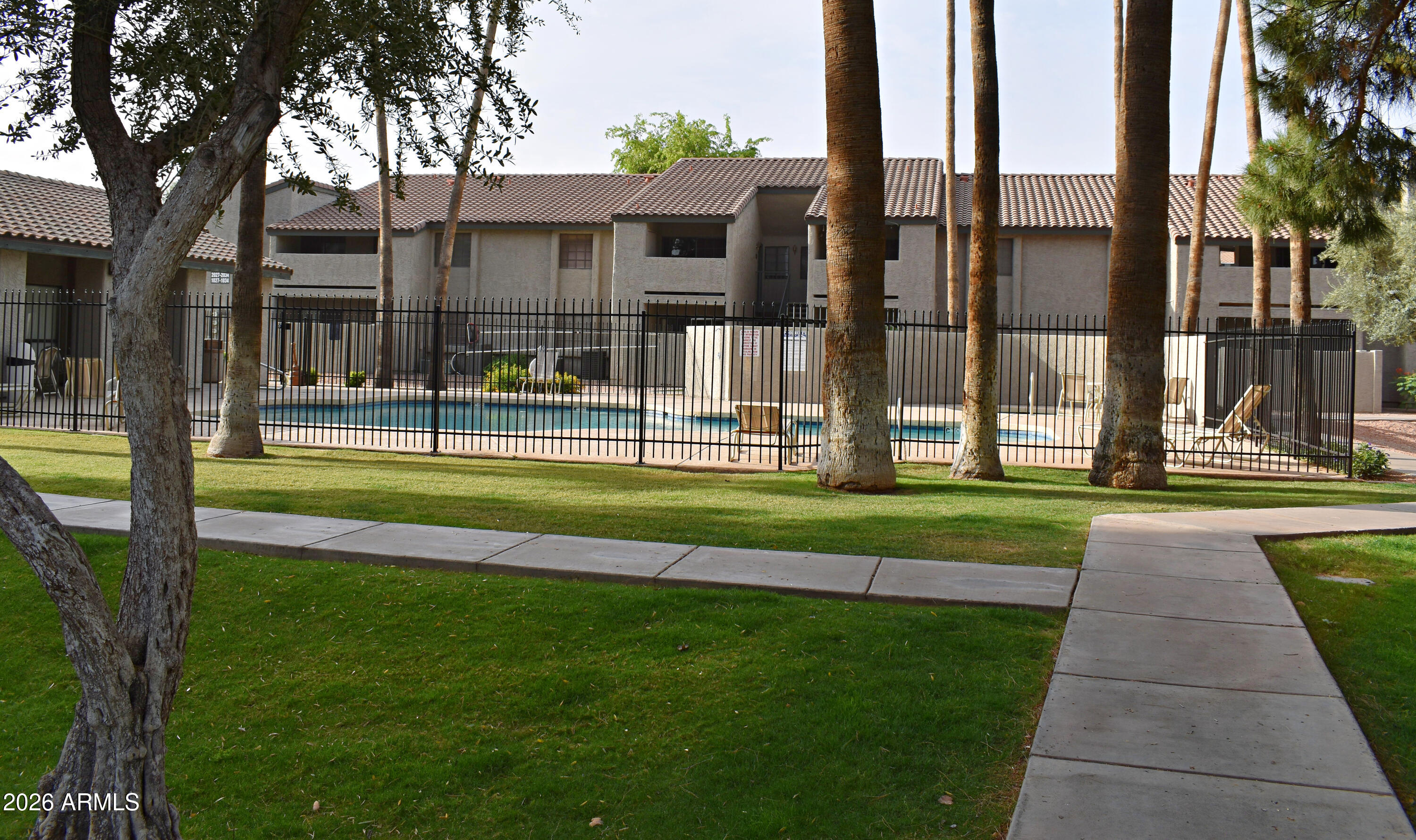 533 W GUADALUPE Road 1053