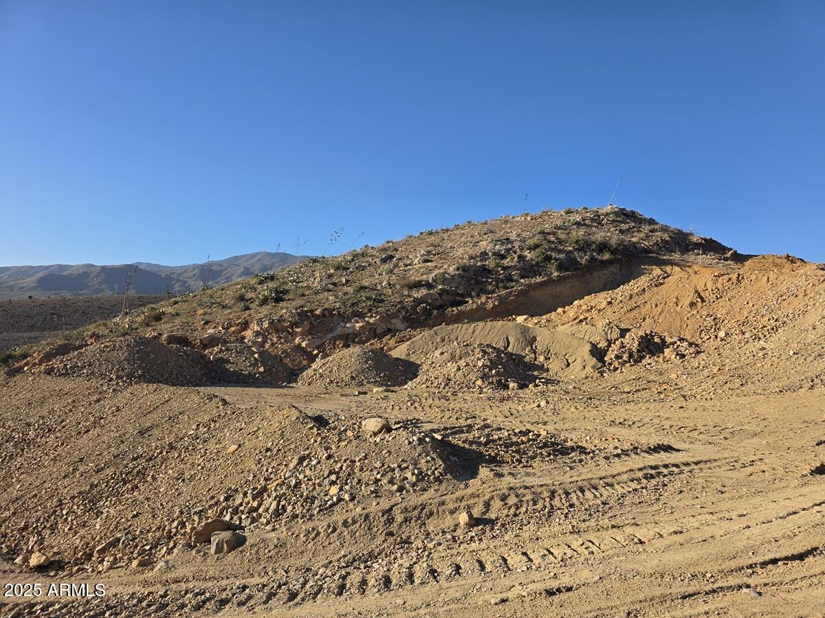 2062 - E E Horseshoe Springs Road -