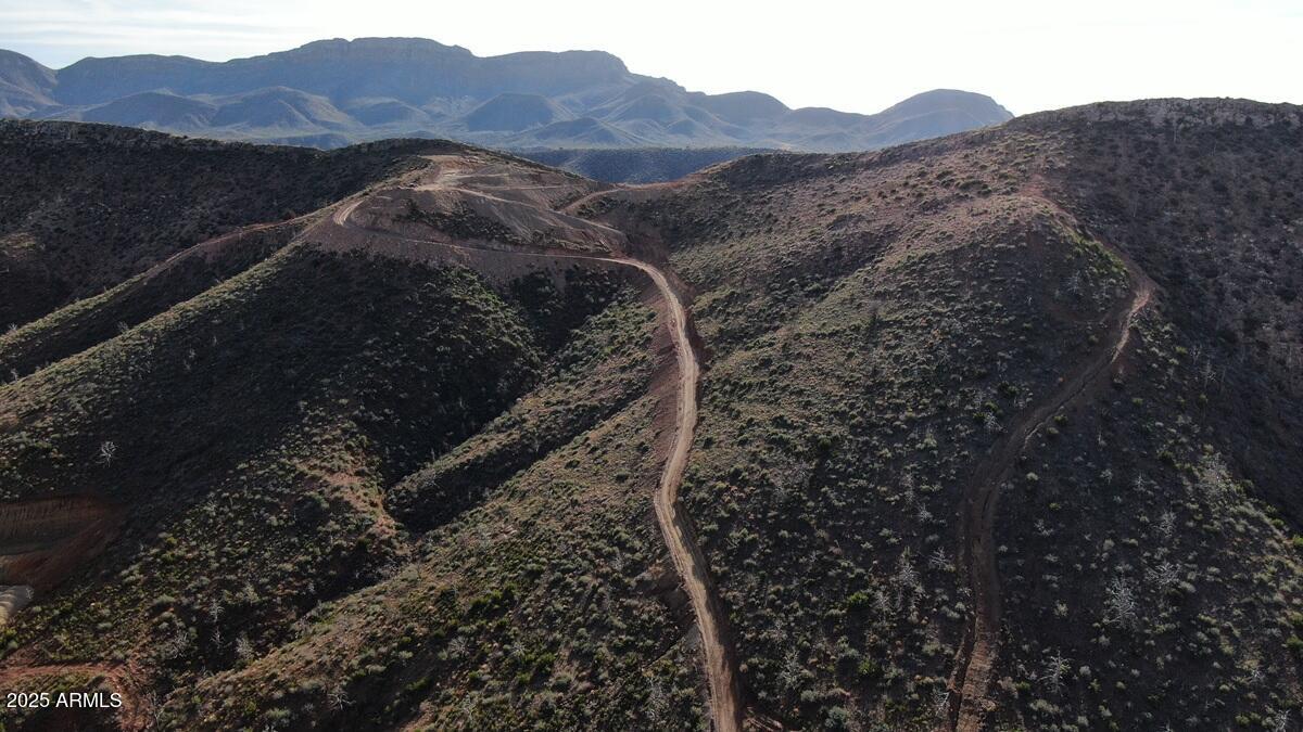 2062 - E E Horseshoe Springs Road -