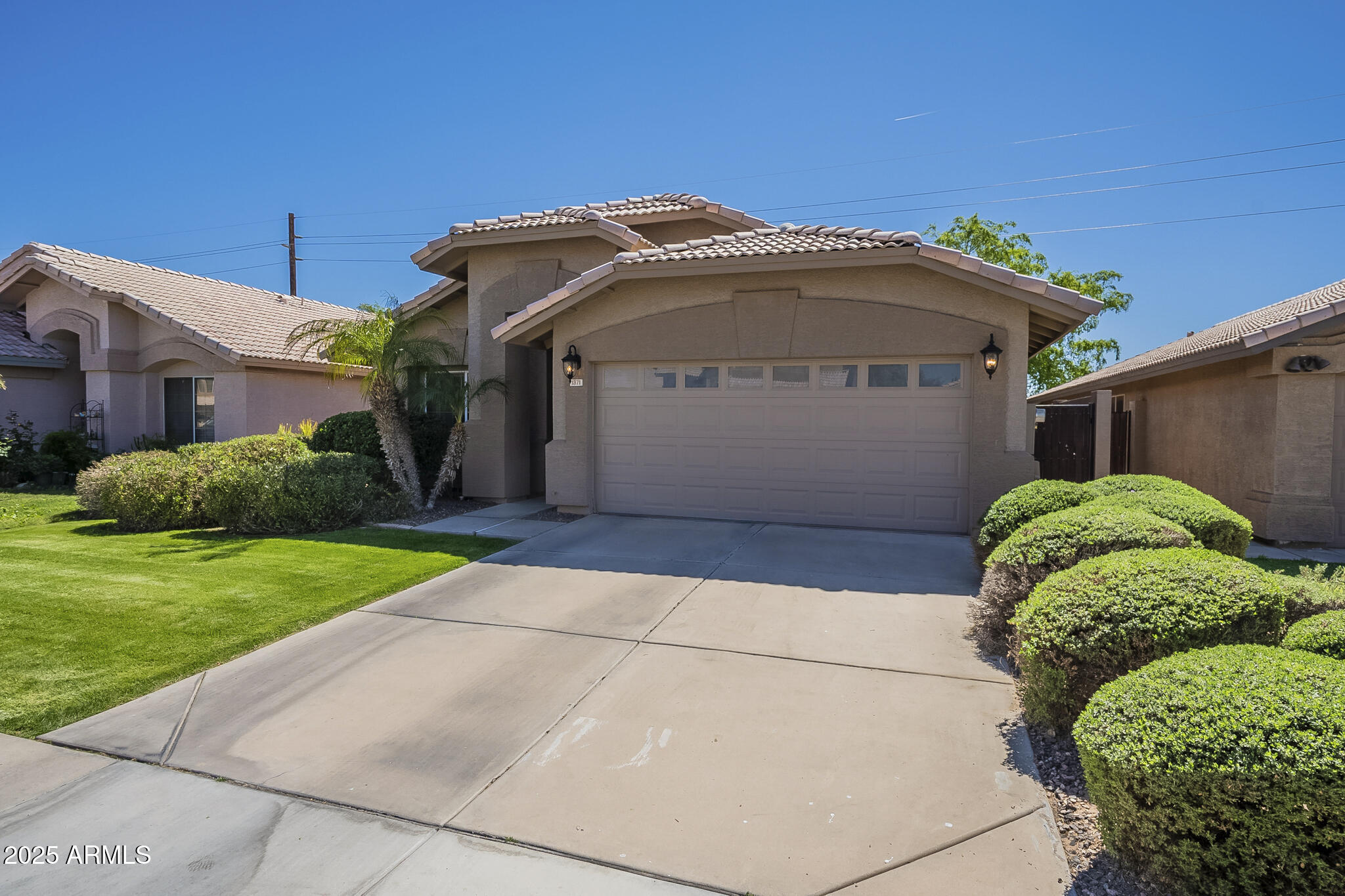 1371 E GARY Drive