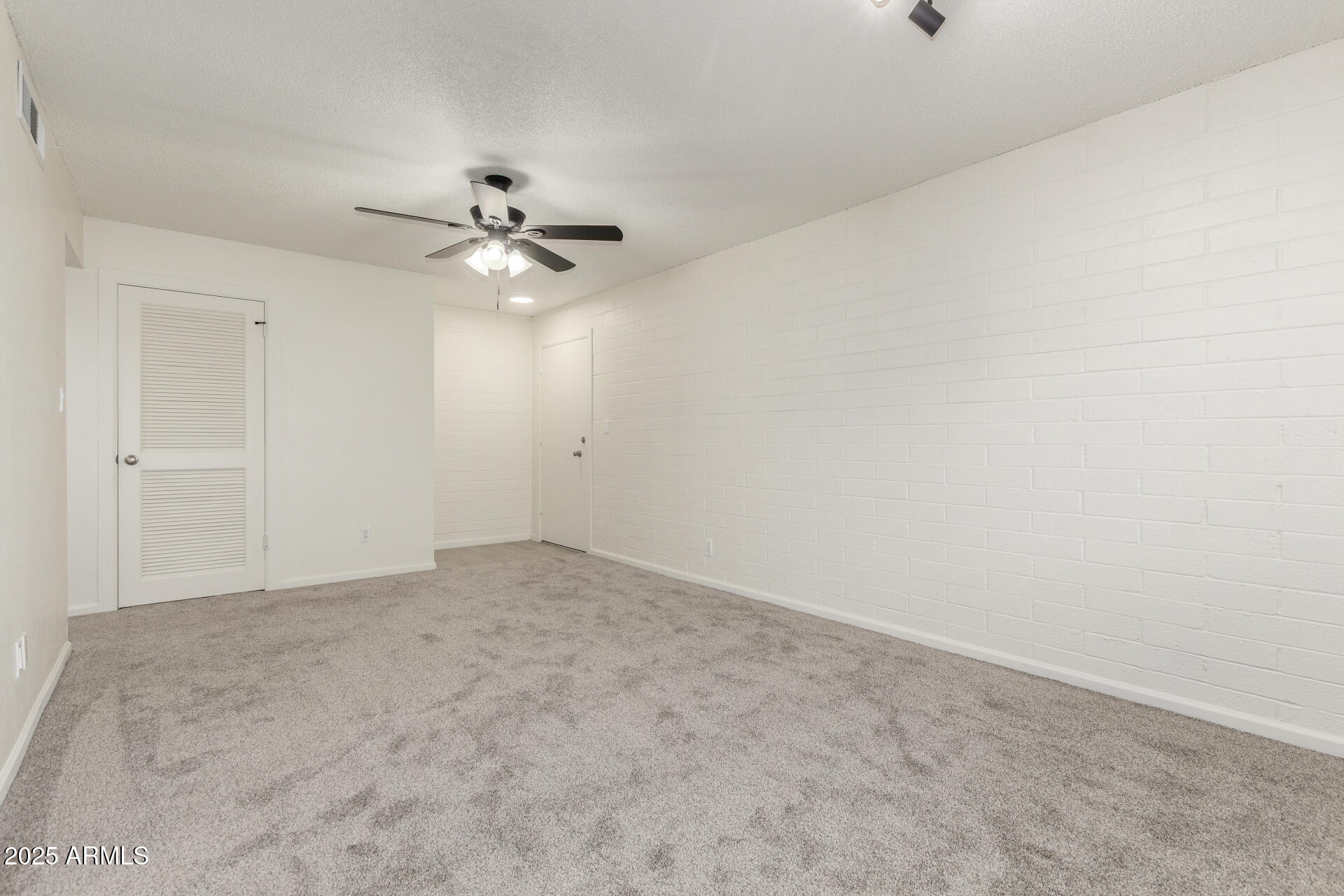 2608 W BERRIDGE Lane 220