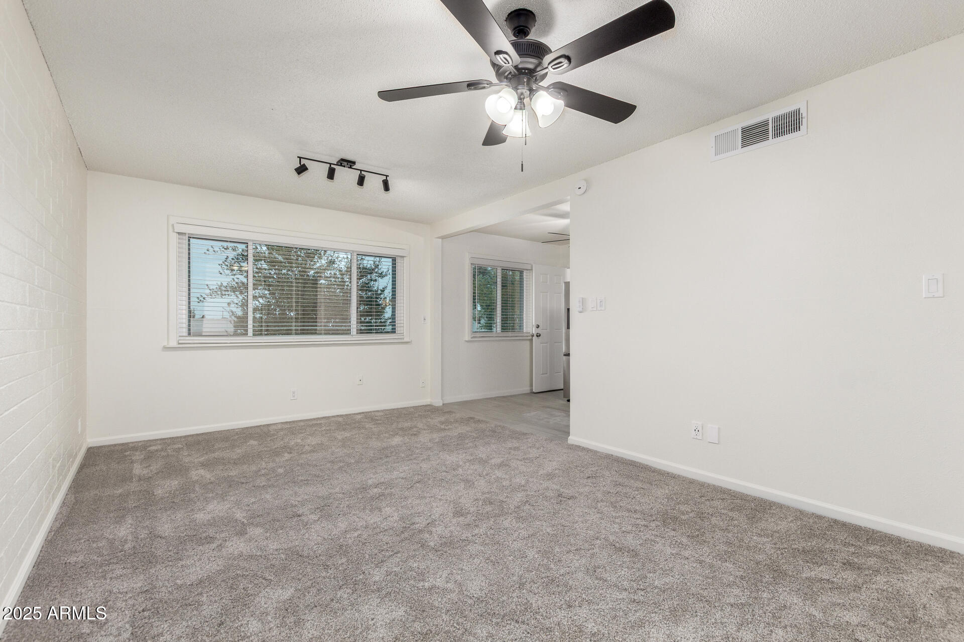 2608 W BERRIDGE Lane 220