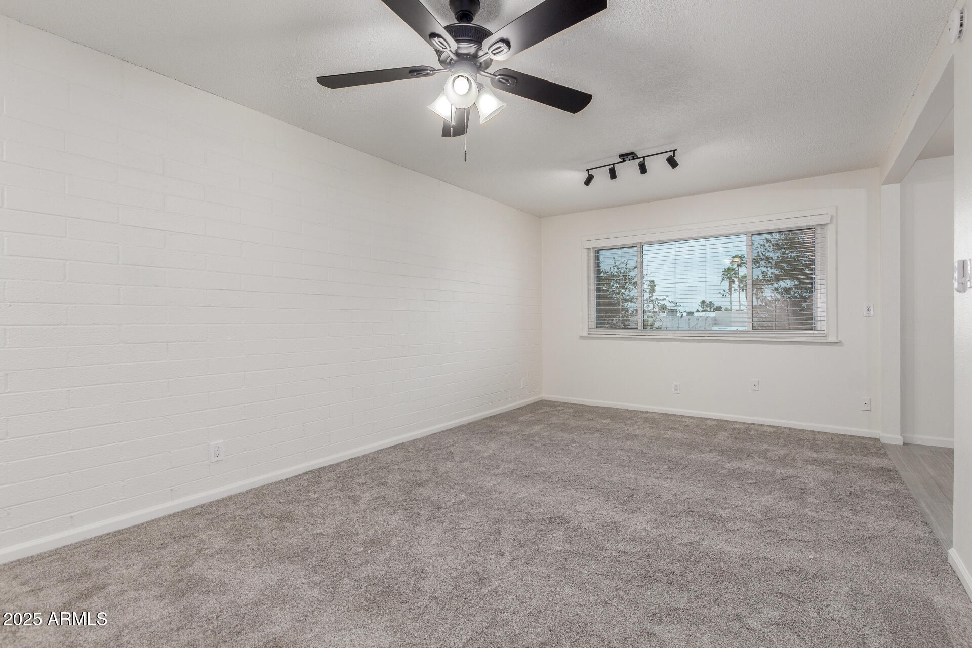 2608 W BERRIDGE Lane 220