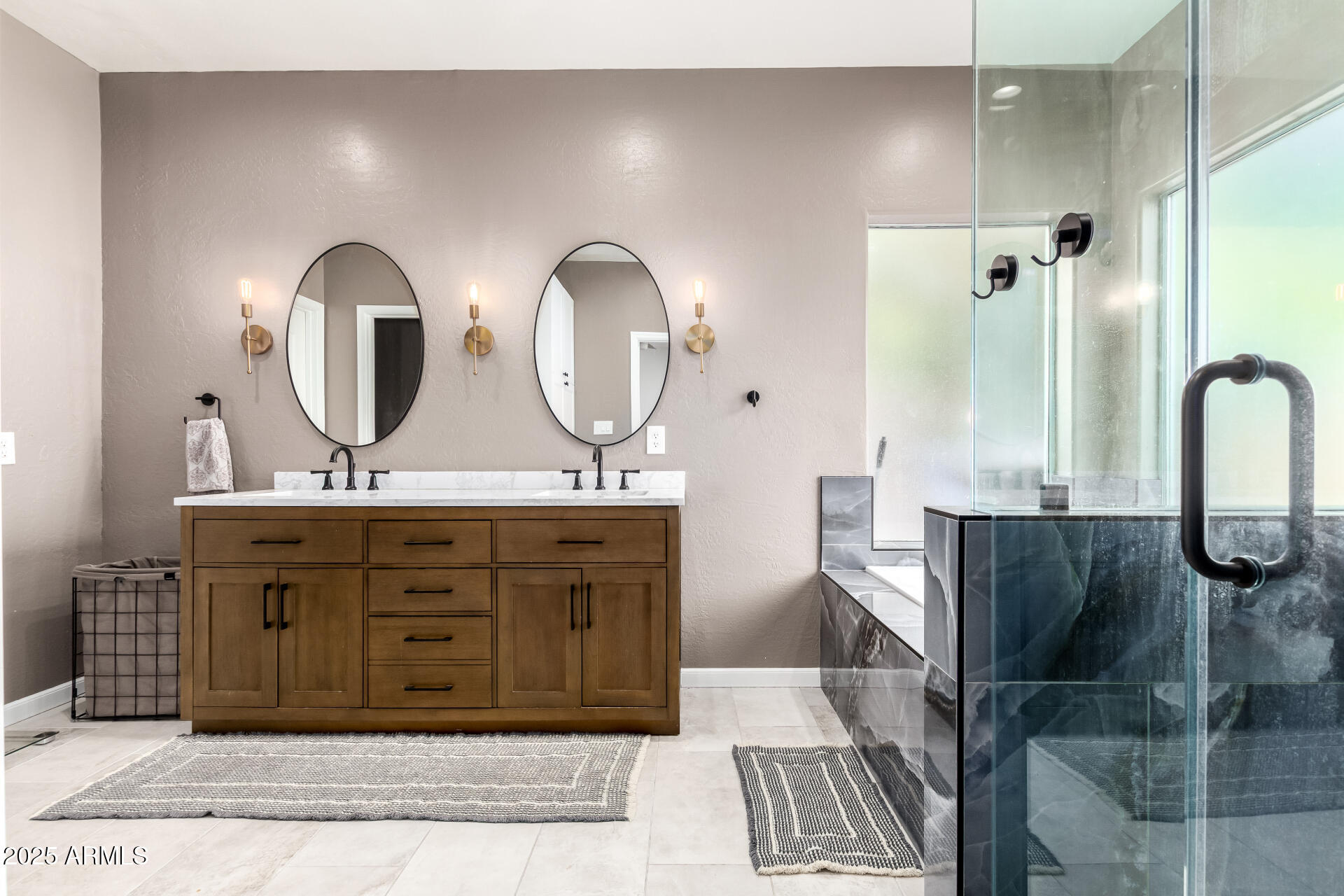 688 W JUANITA Avenue