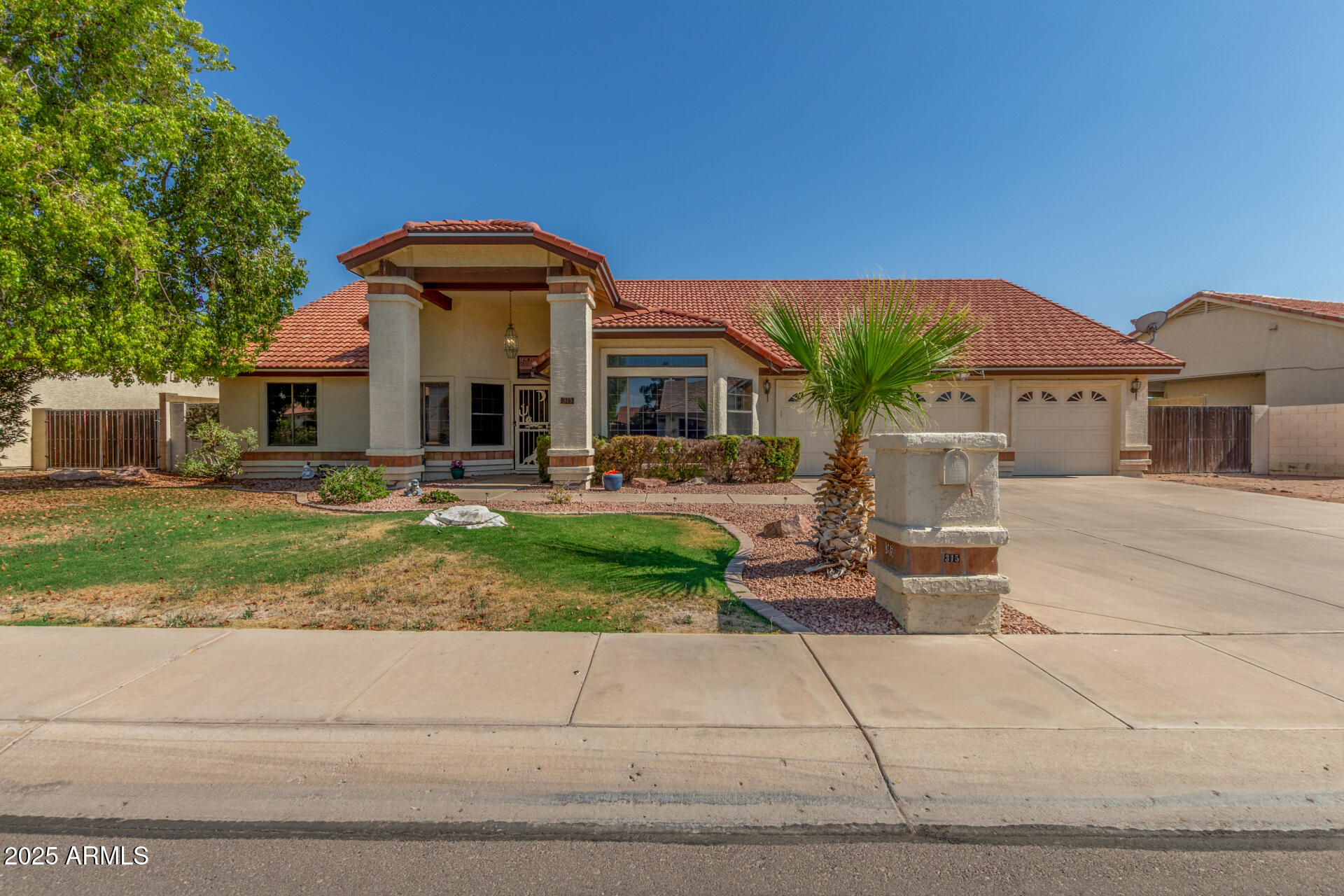 Homes 2 315 W MCNAIR Street