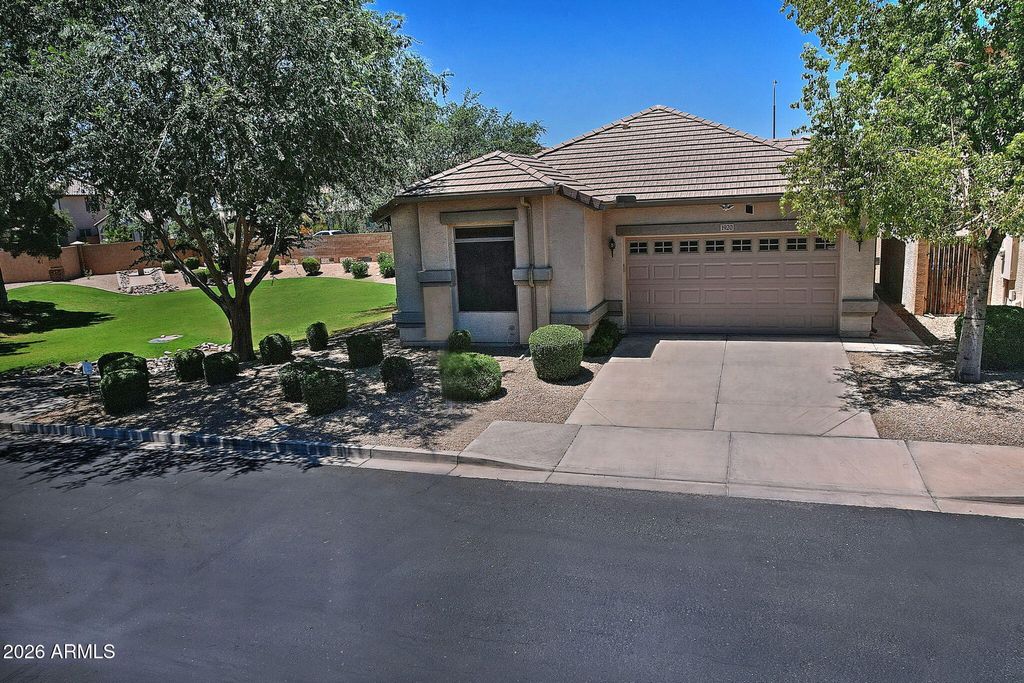 Photo of 1920 S Hudson Drive, Chandler, AZ 85286 (MLS # 7022721)