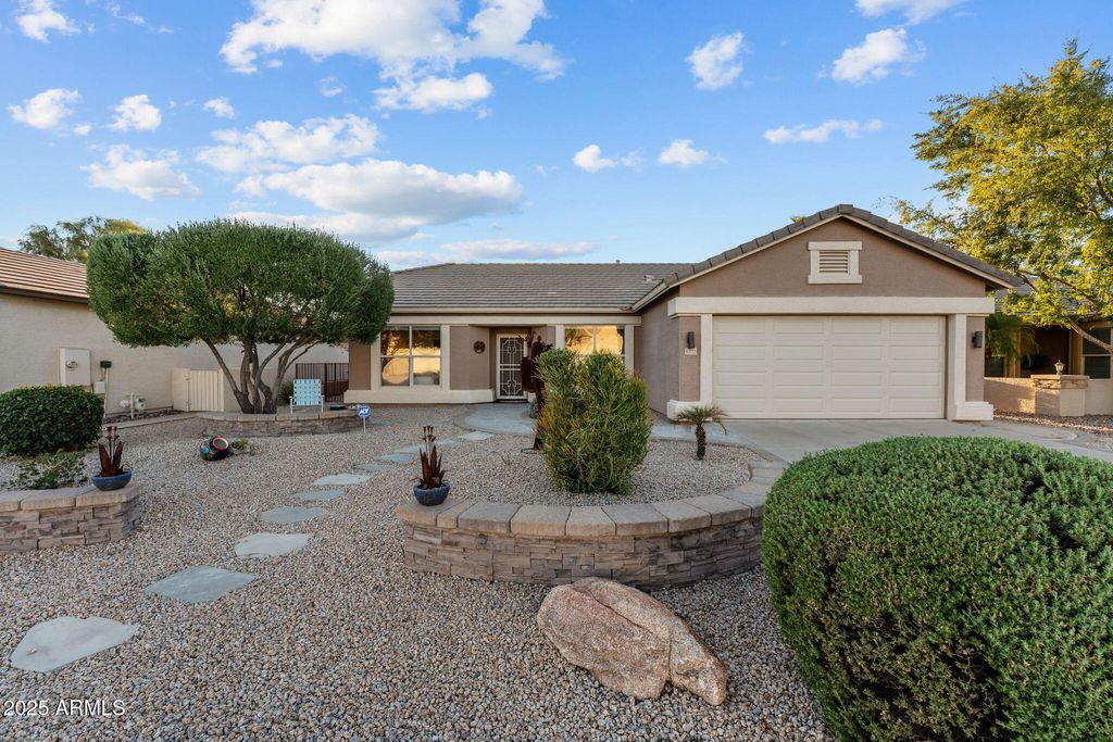 Photo of 6222 S Huachuca Way, Chandler, AZ 85249 (MLS # 6929959)