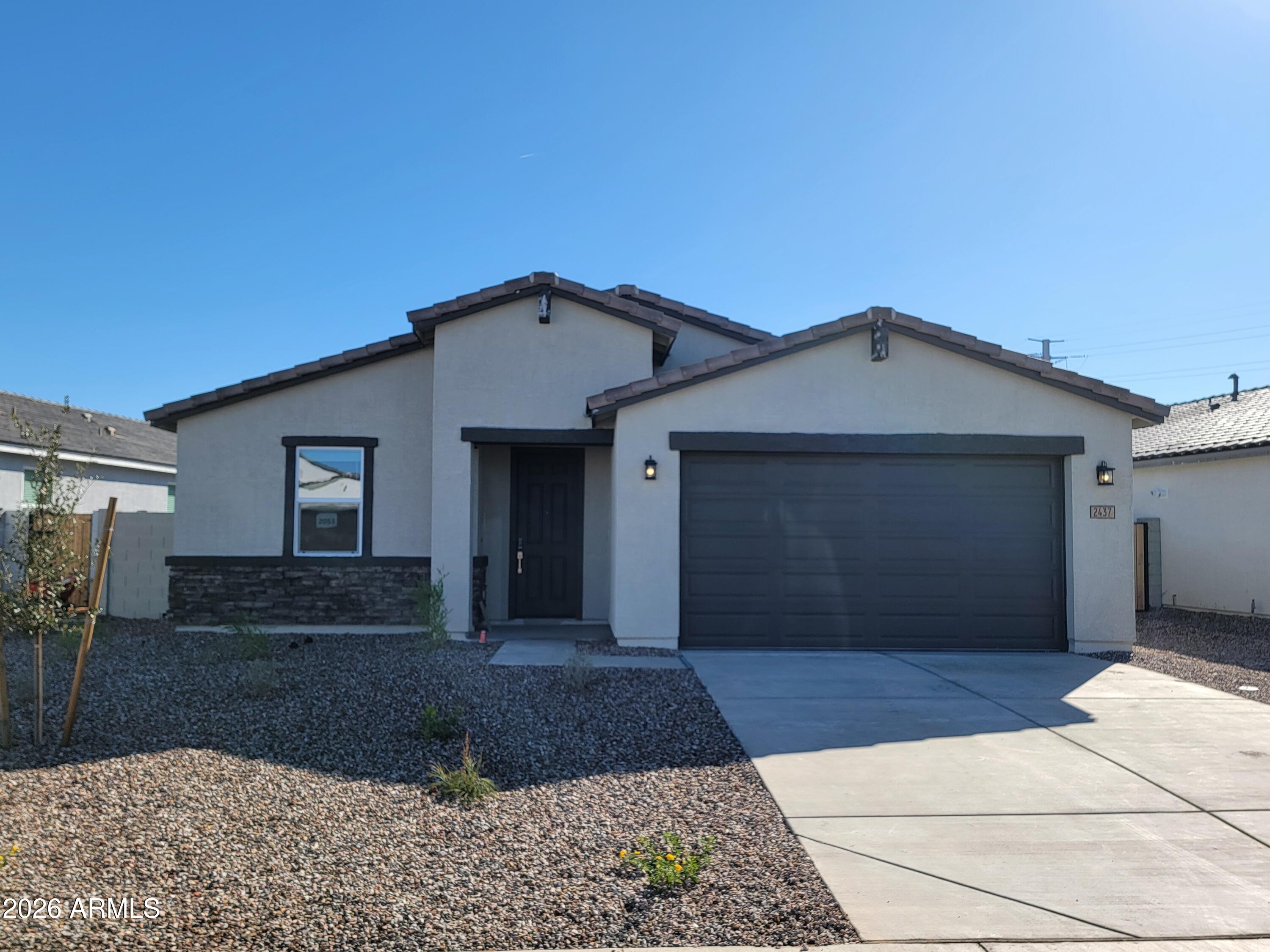 2437 E Grenache Road