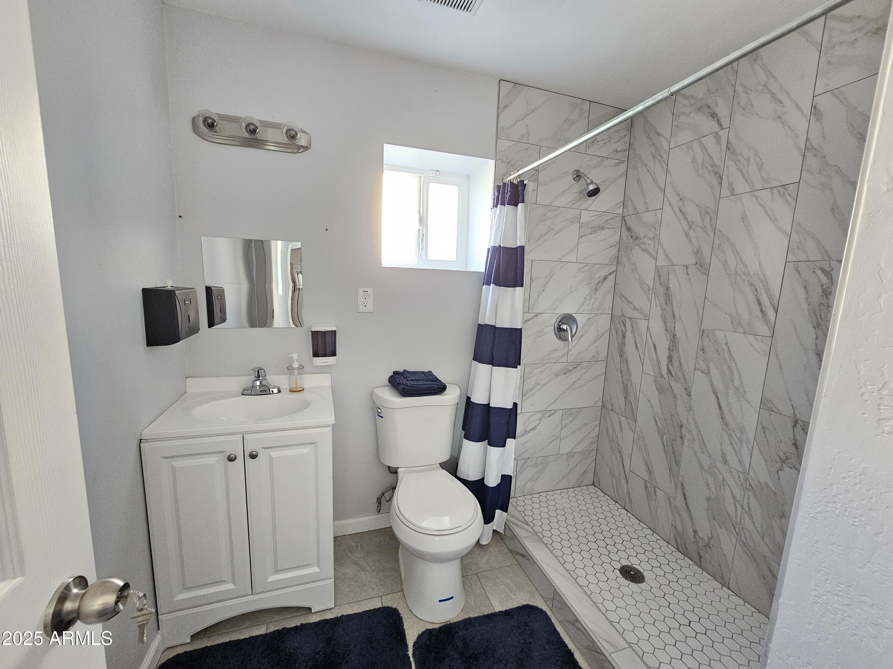 6013 W CLAREMONT Street