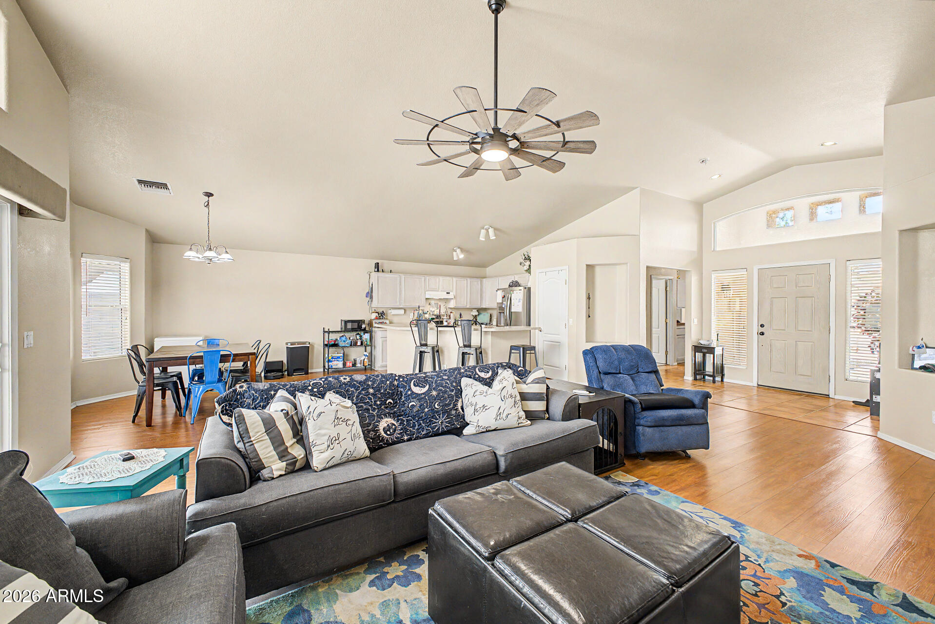 8401 W LAUREL Lane